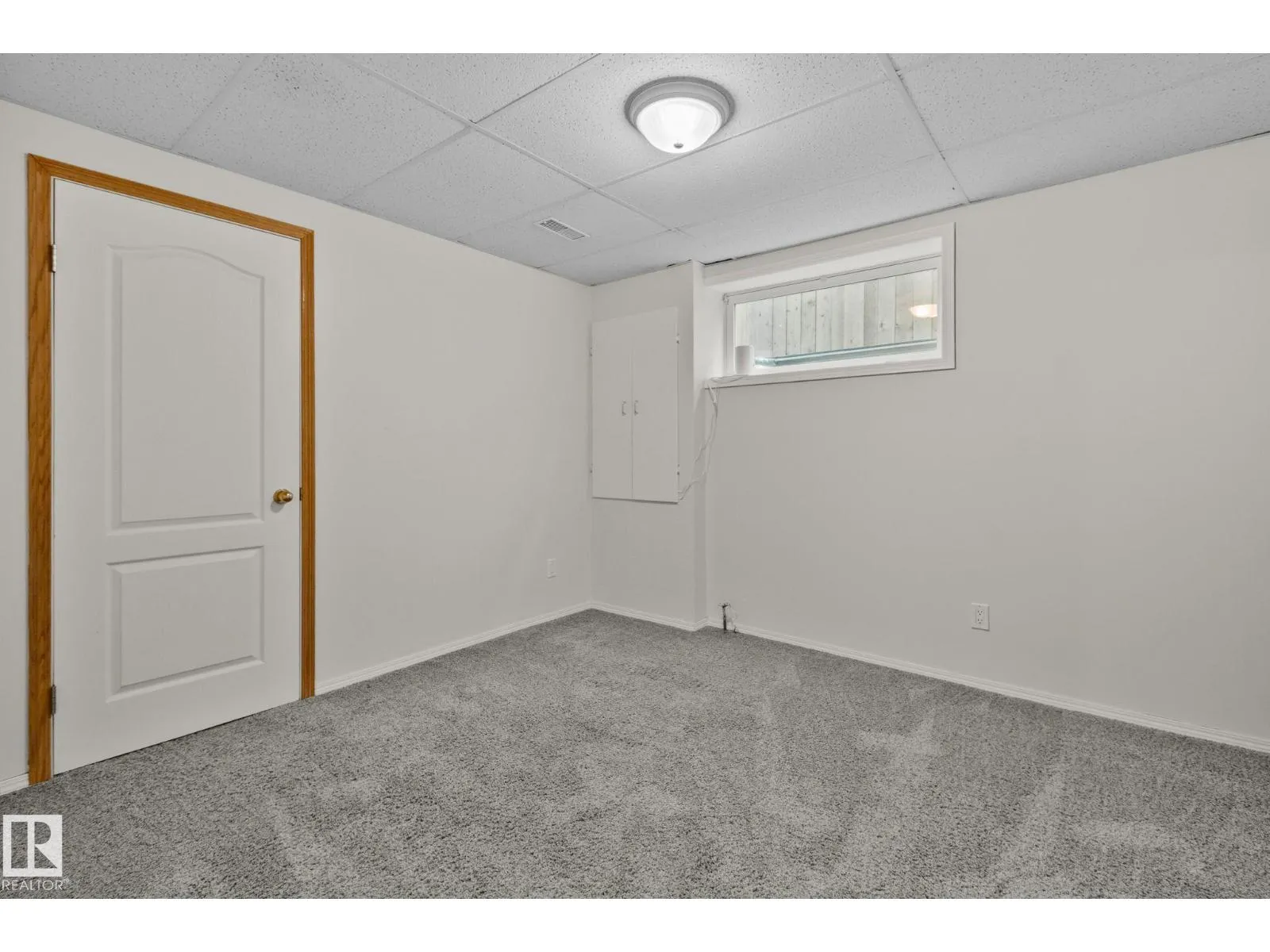 1156 118A ST NW