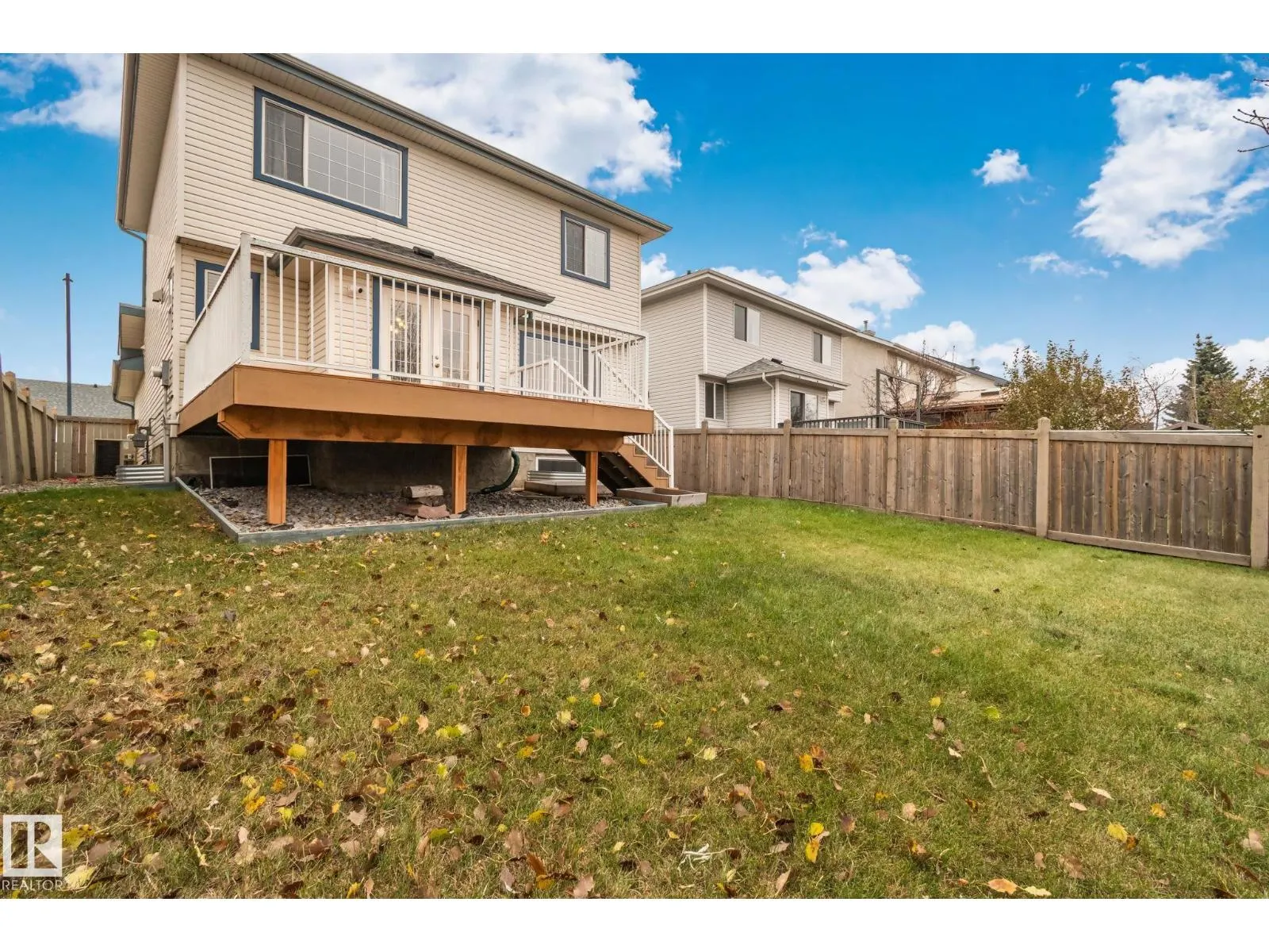 1156 118A ST NW