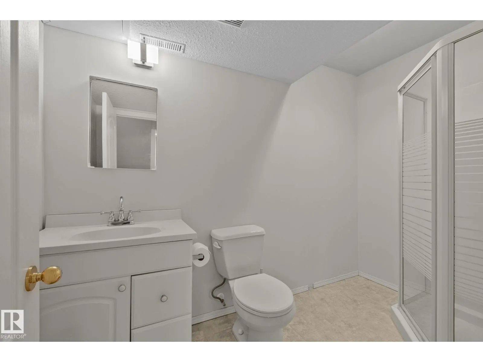 1156 118A ST NW