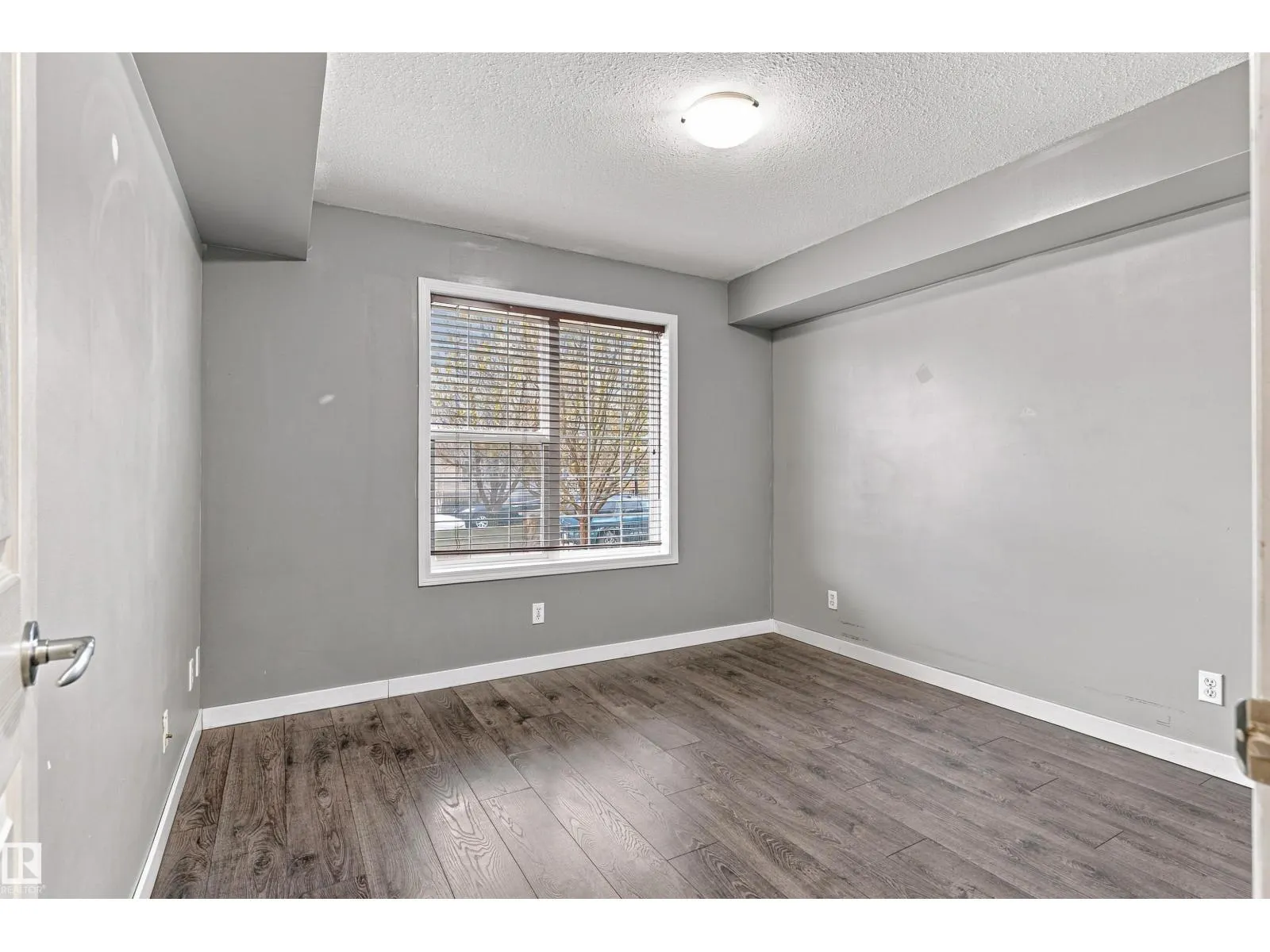 #5 150 Edwards DR SW SW