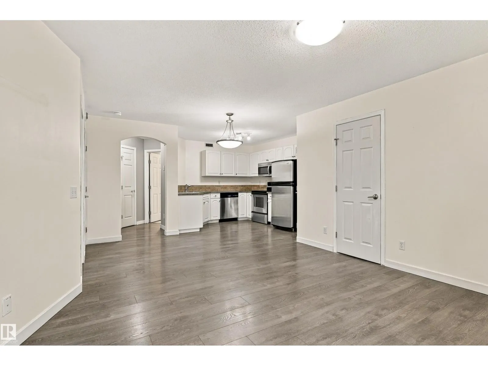 #5 150 Edwards DR SW SW