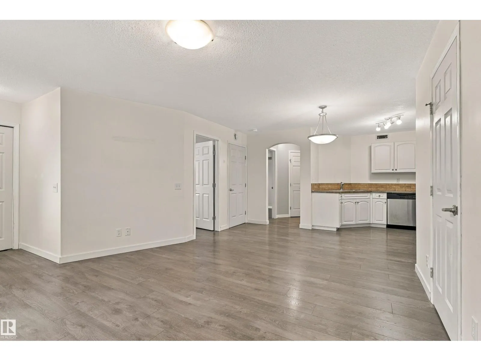 #5 150 Edwards DR SW SW