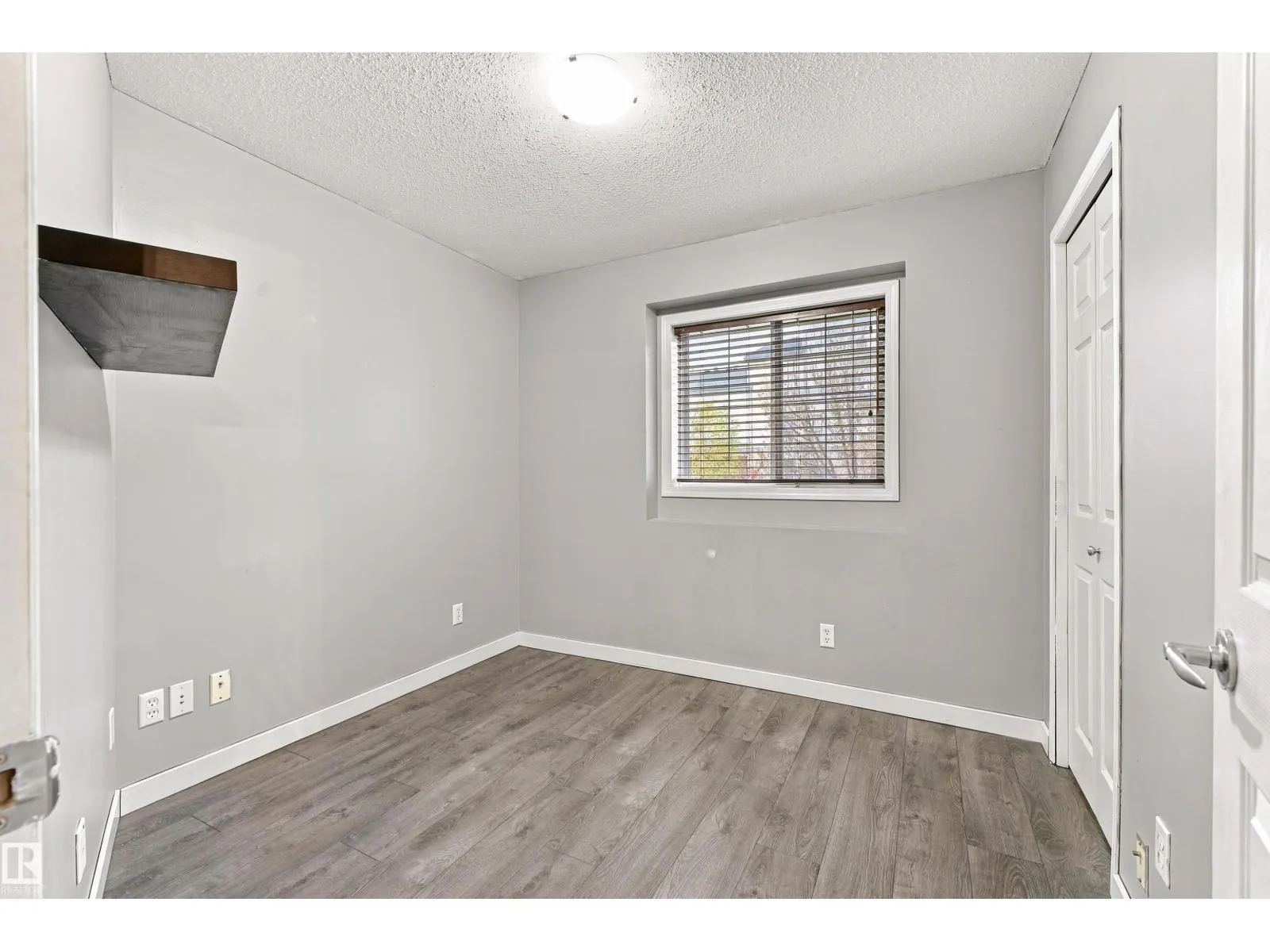 #5 150 Edwards DR SW SW