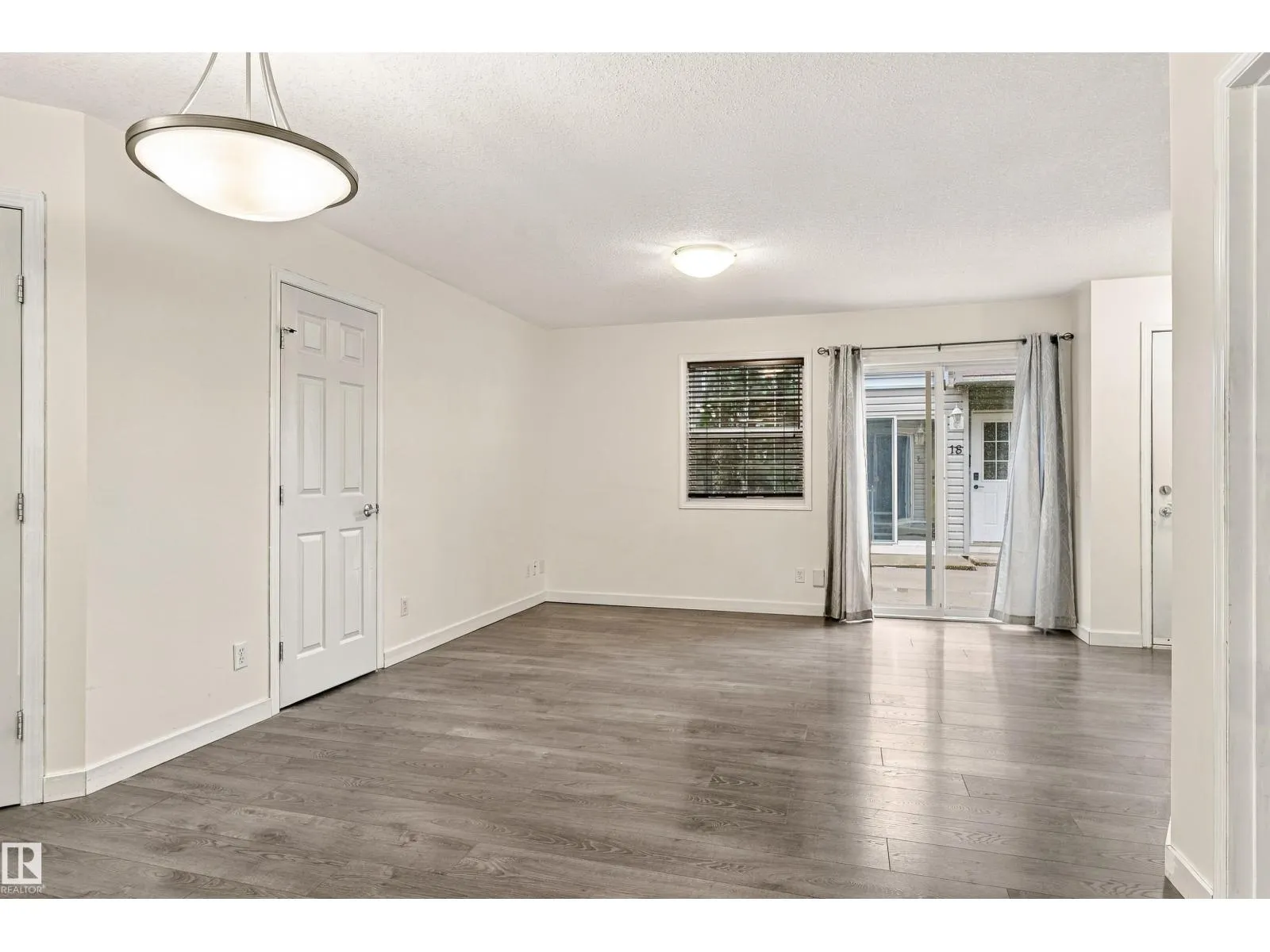 #5 150 Edwards DR SW SW