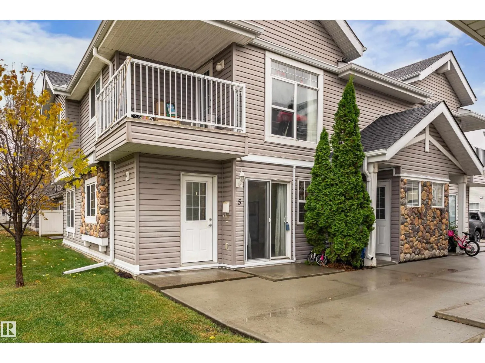 #5 150 Edwards DR SW SW