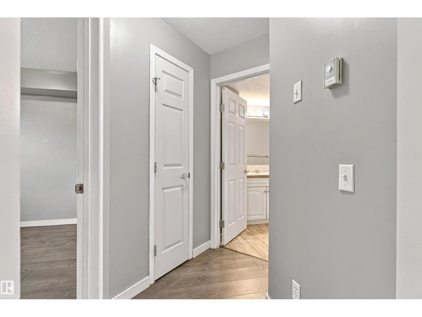 #5 150 Edwards DR SW SW
