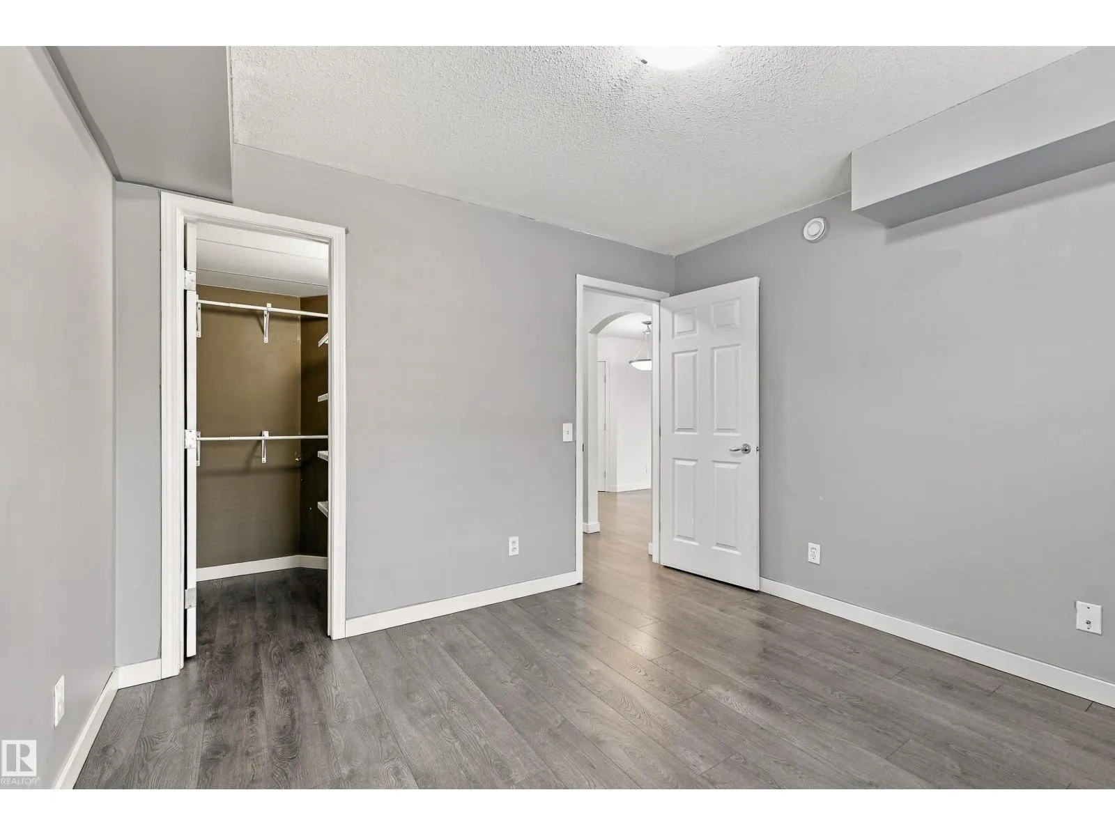 #5 150 Edwards DR SW SW