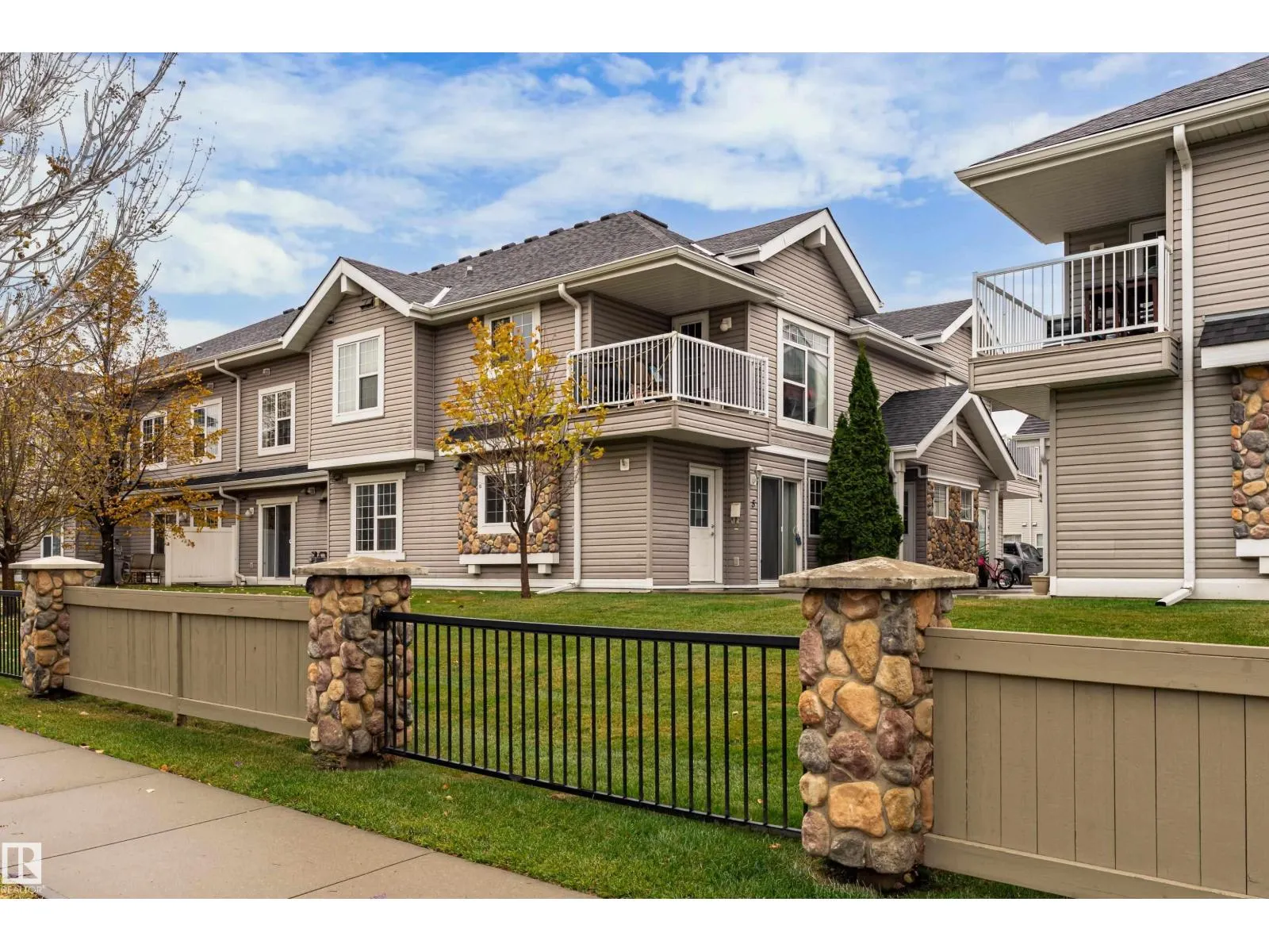 #5 150 Edwards DR SW SW
