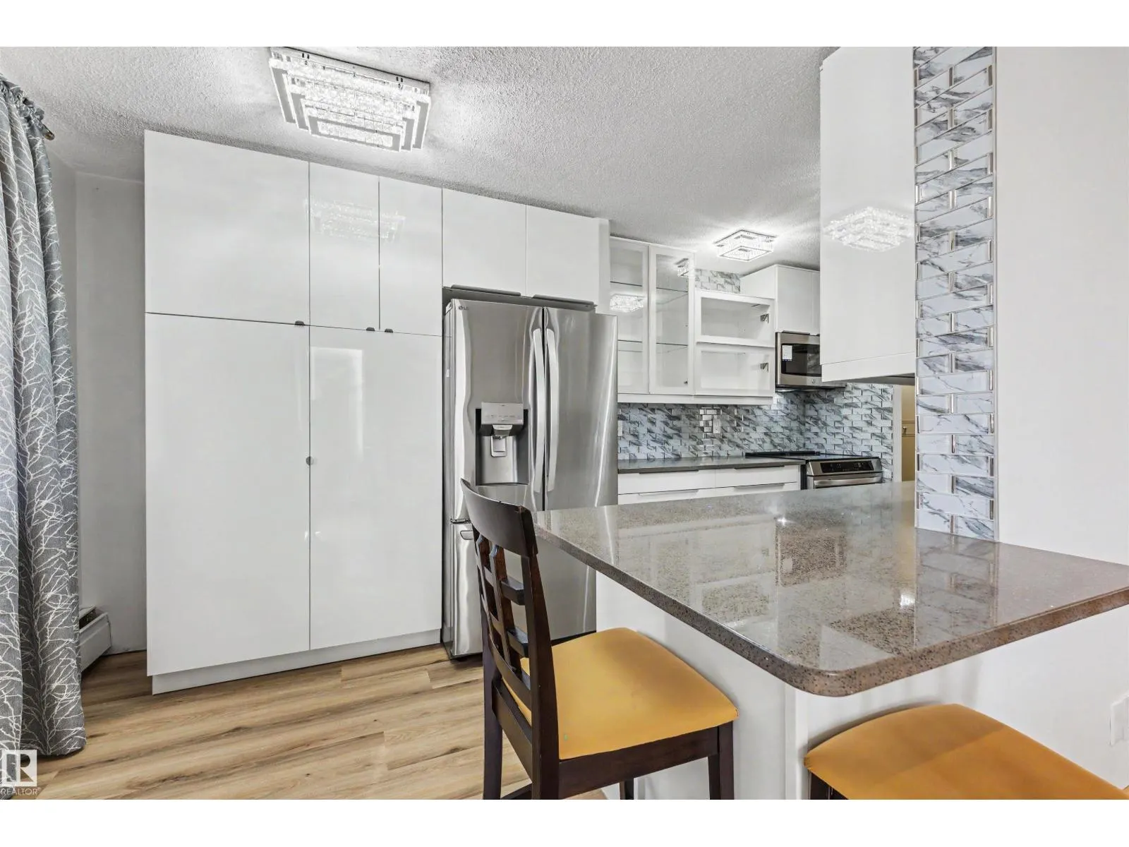 #301 10160 115 ST NW
