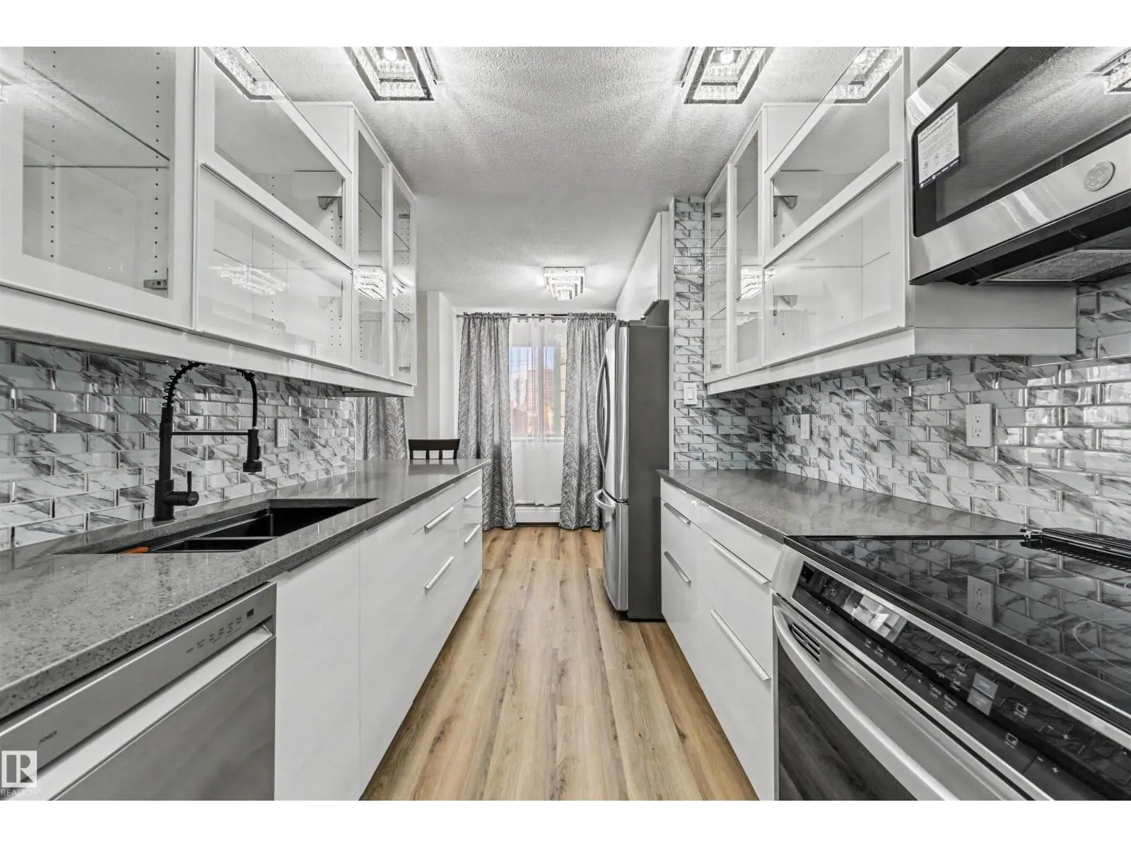 #301 10160 115 ST NW
