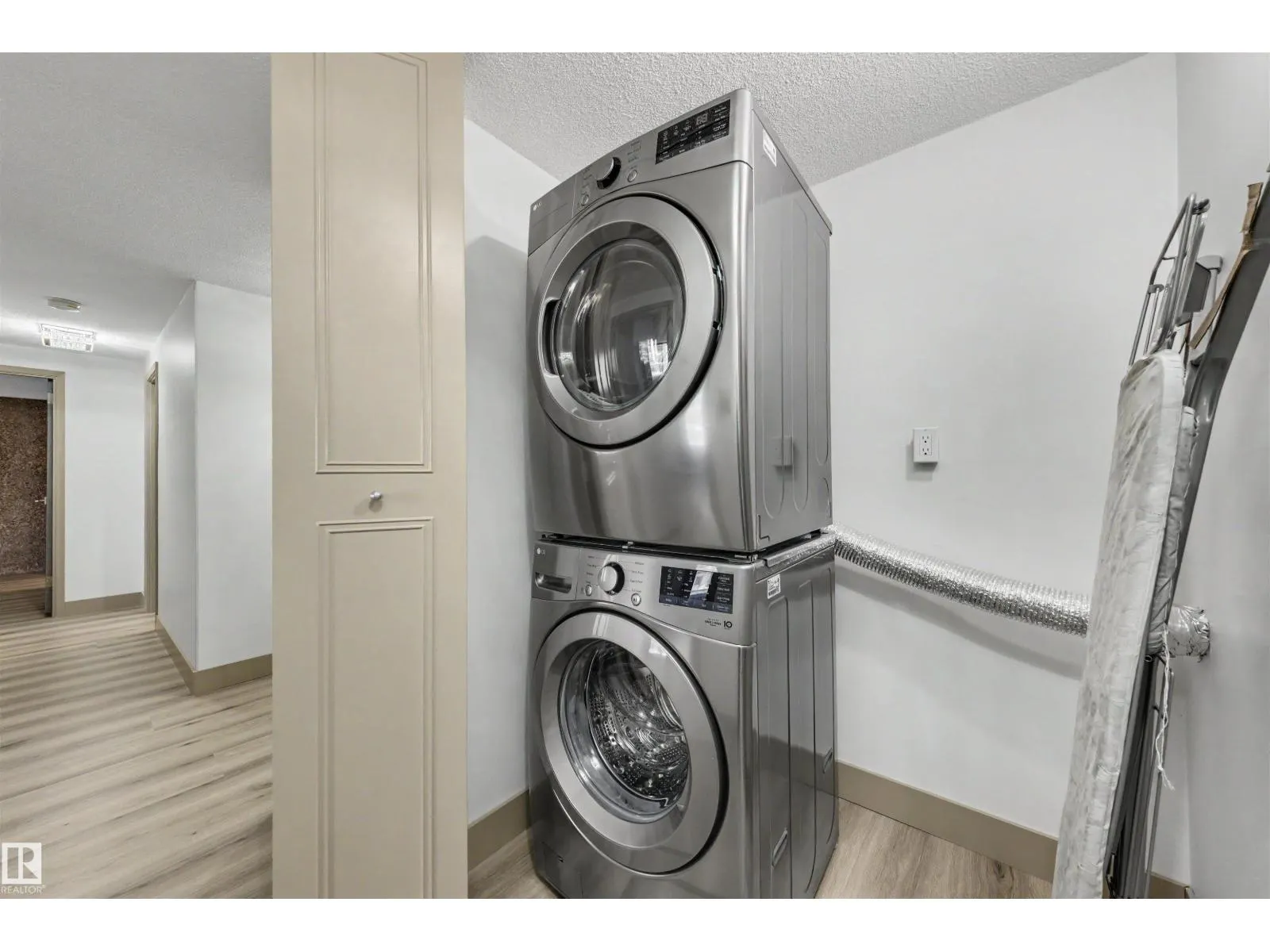 #301 10160 115 ST NW