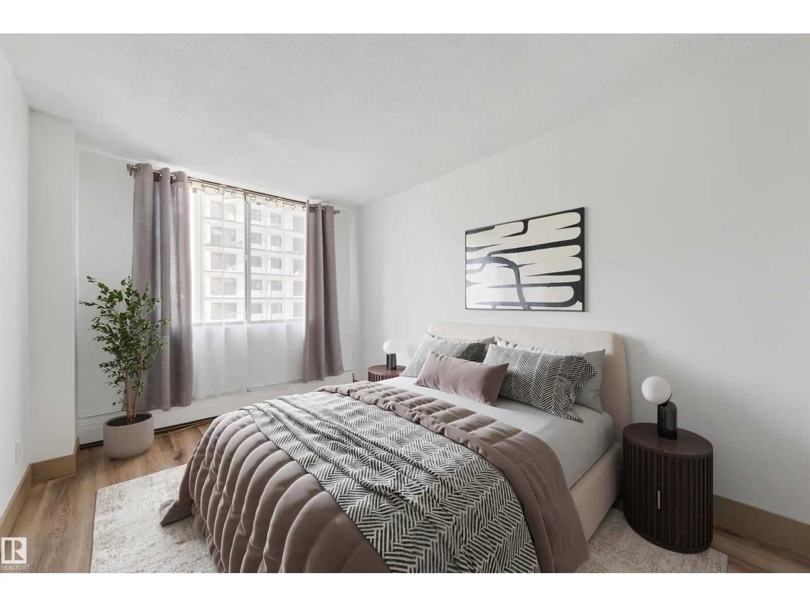 #301 10160 115 ST NW
