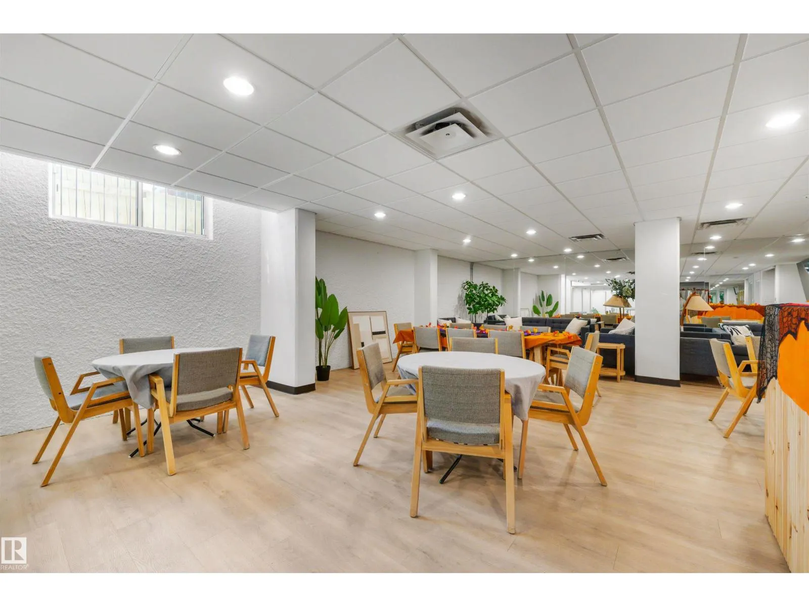 #301 10160 115 ST NW