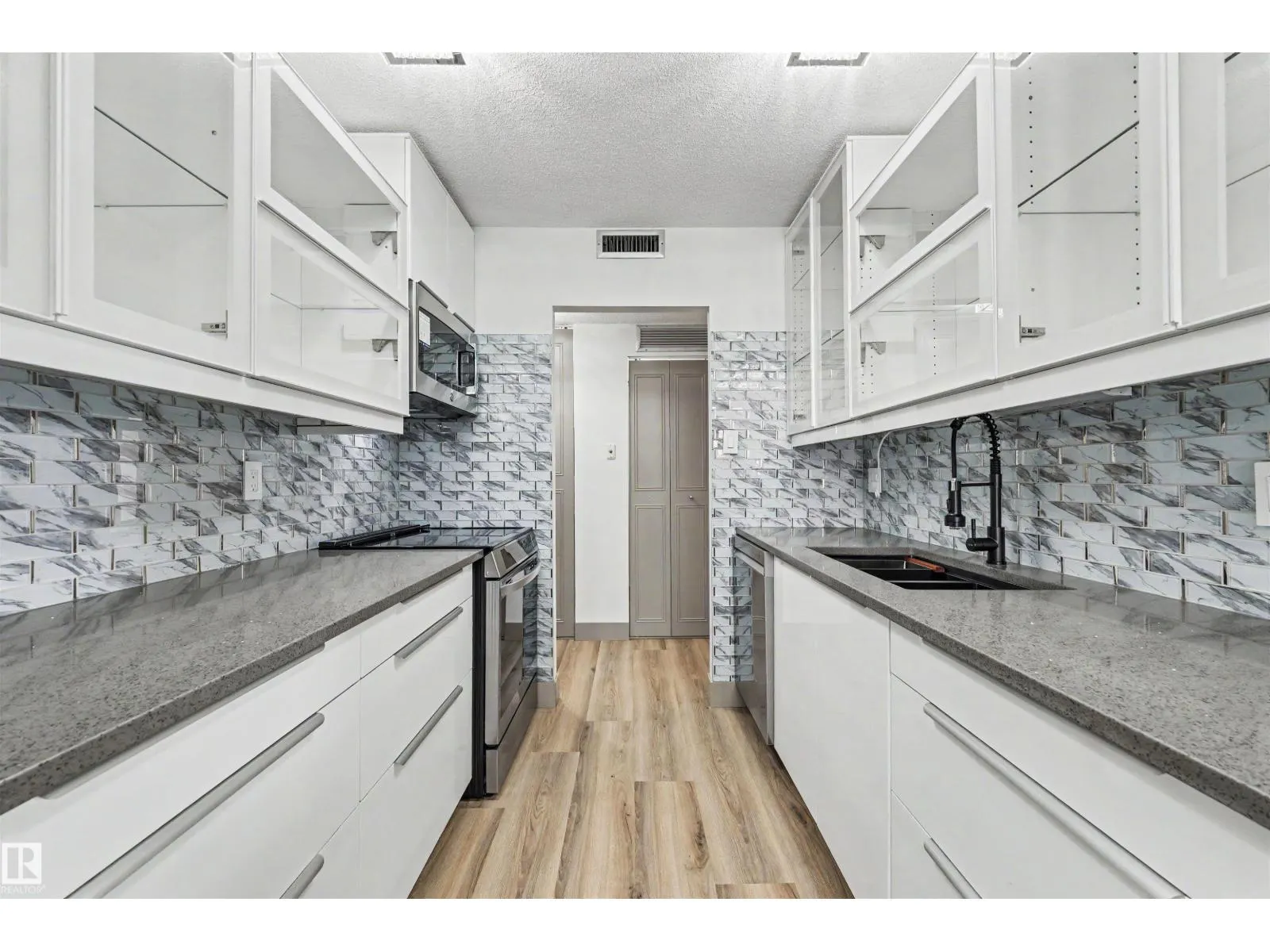 #301 10160 115 ST NW