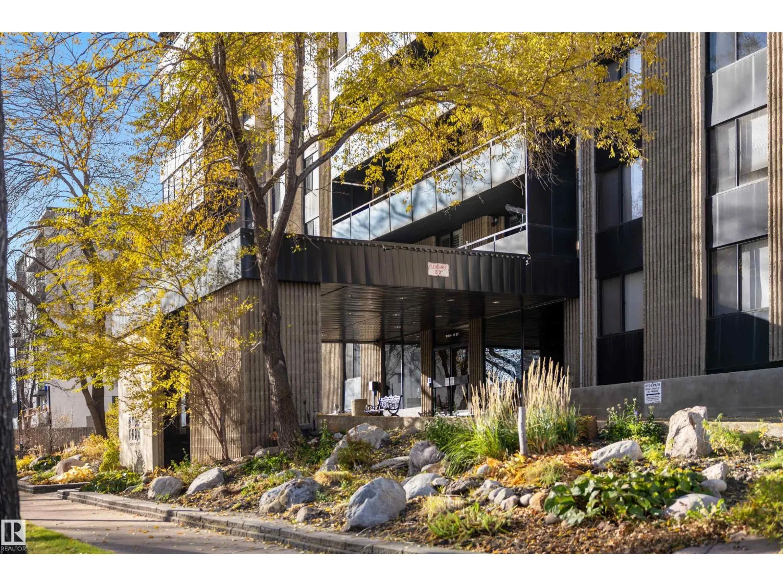 #301 10160 115 ST NW