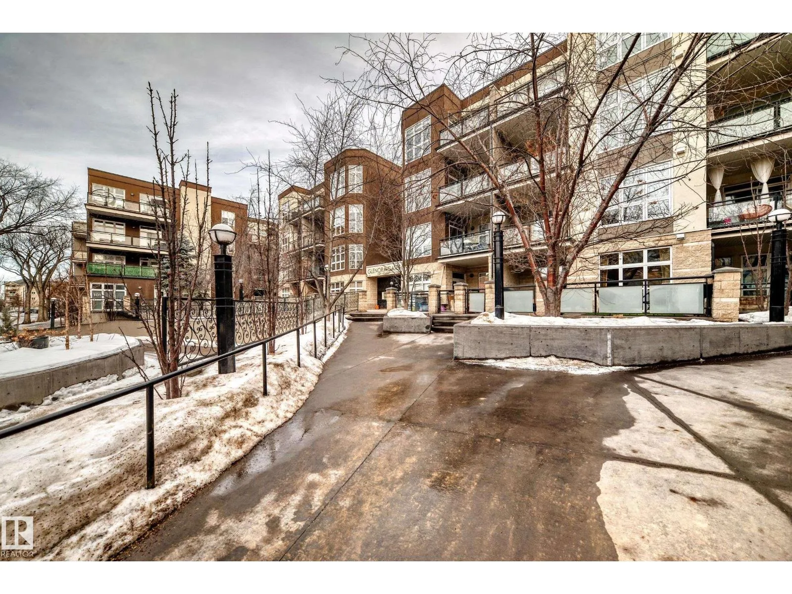 #223 10407 122 ST NW