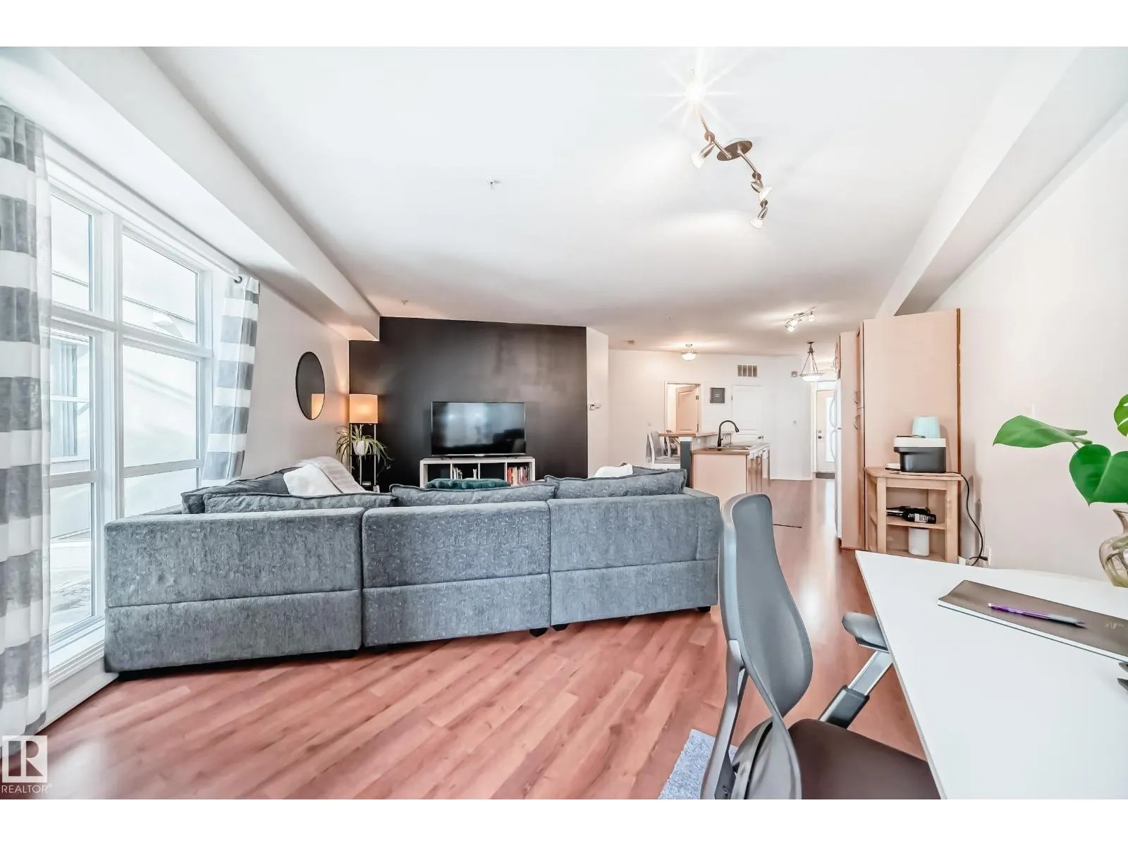 #223 10407 122 ST NW