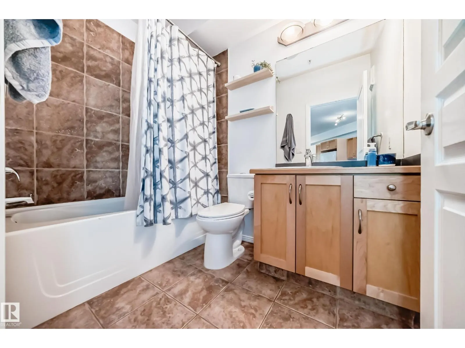 #223 10407 122 ST NW