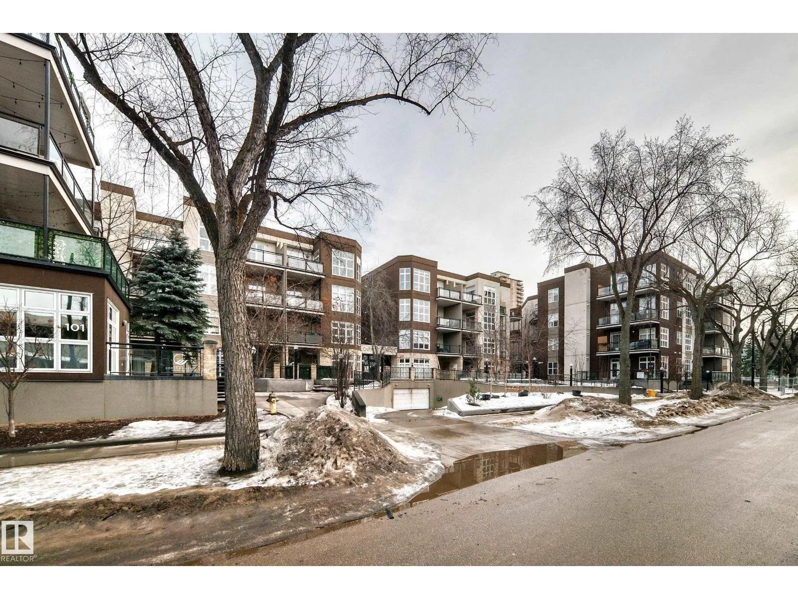 #223 10407 122 ST NW