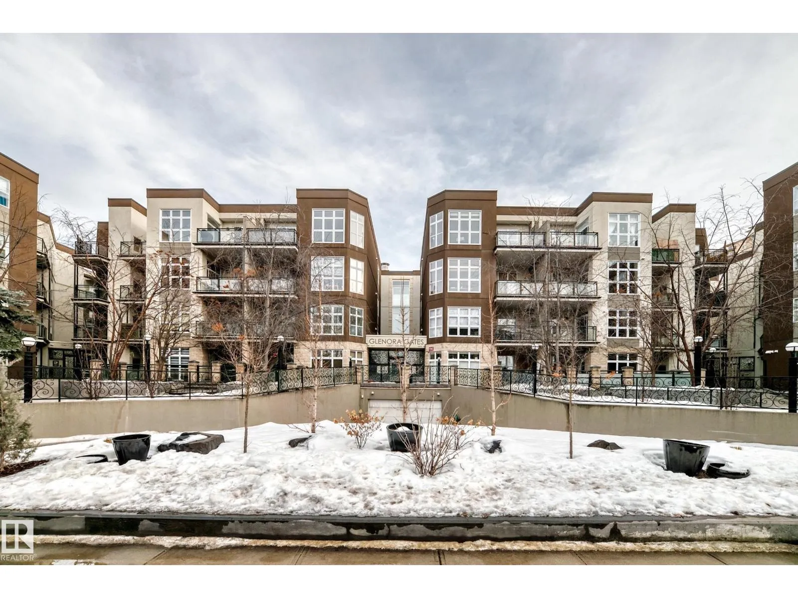#223 10407 122 ST NW