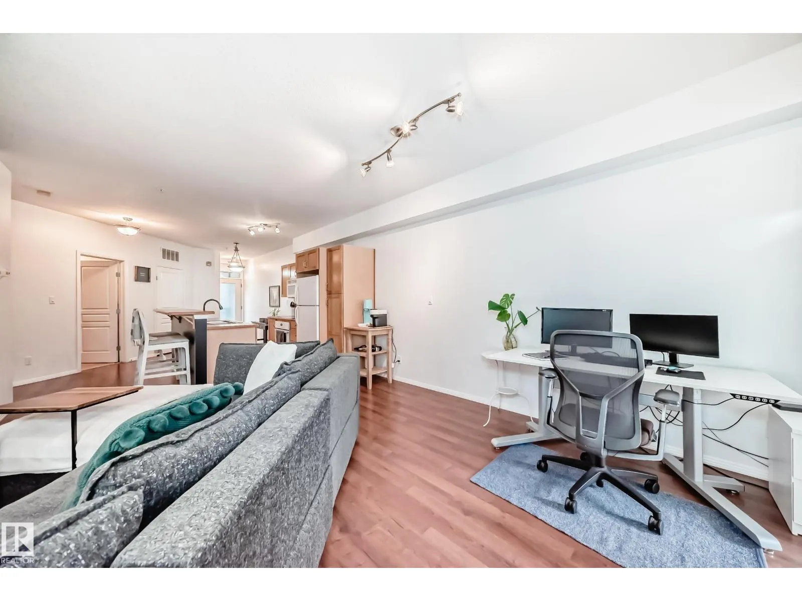 #223 10407 122 ST NW