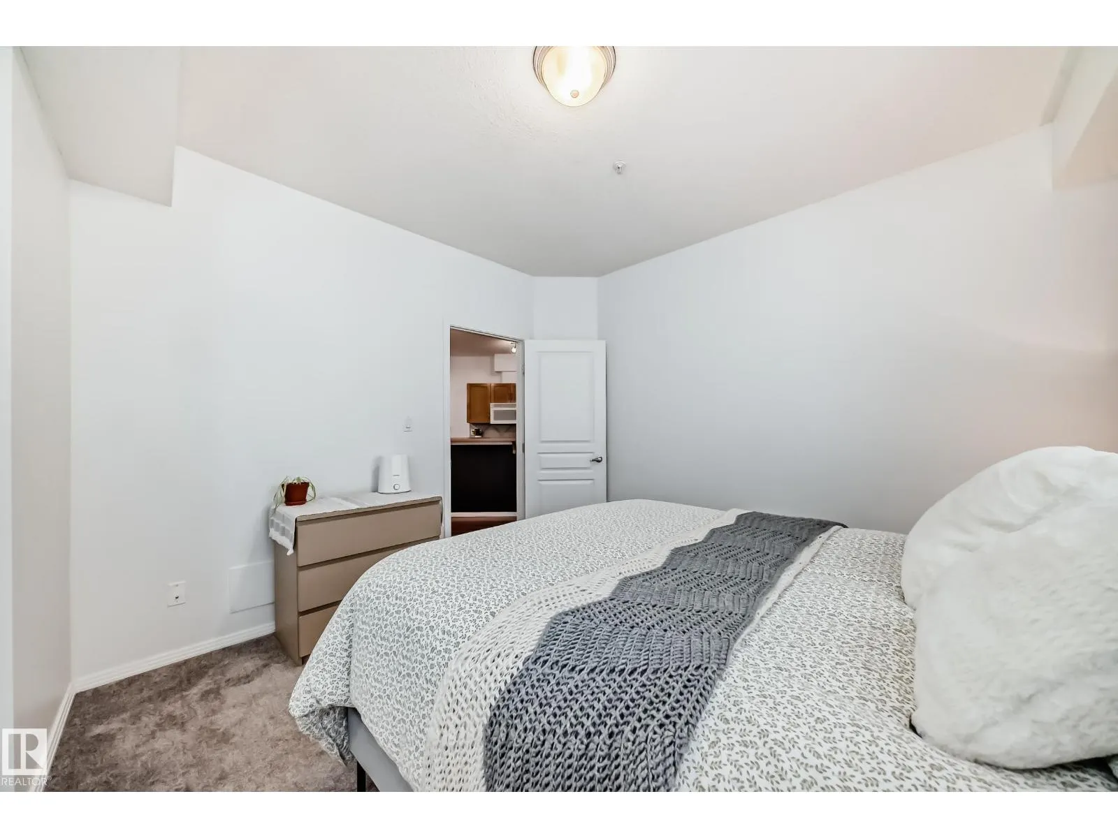 #223 10407 122 ST NW