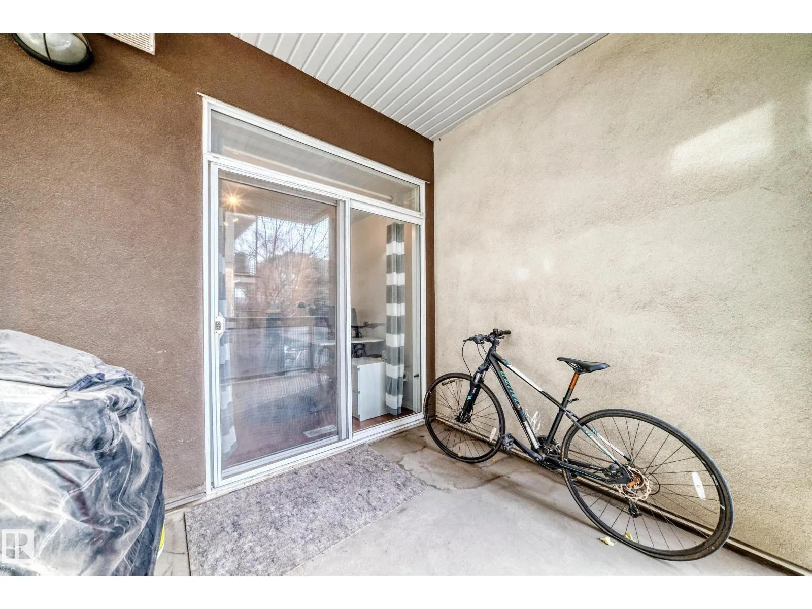 #223 10407 122 ST NW