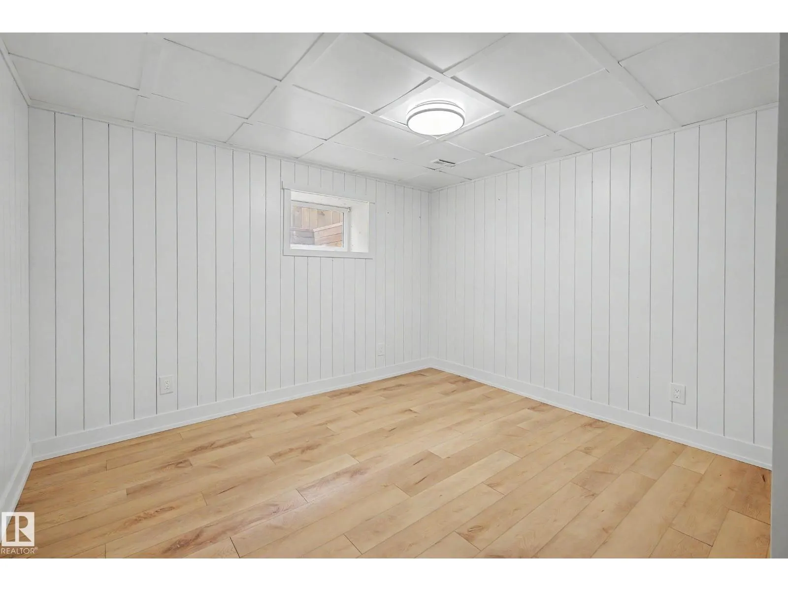 160 Mission AV
