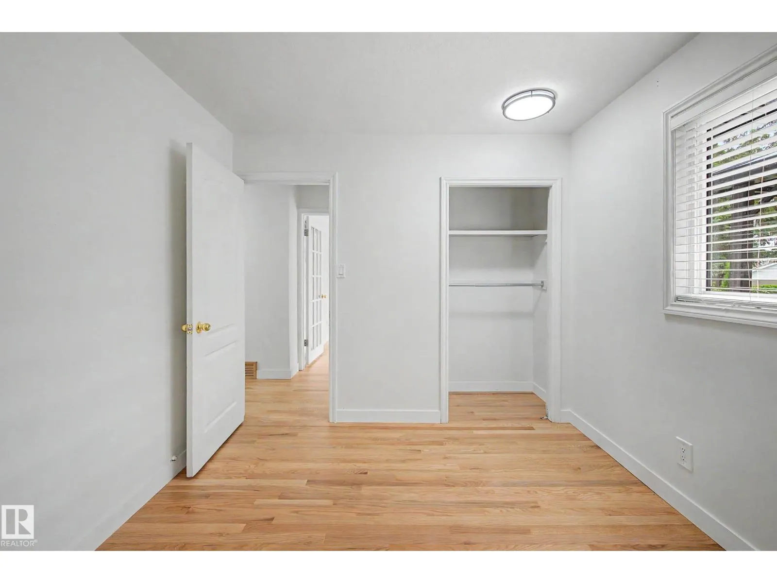 160 Mission AV
