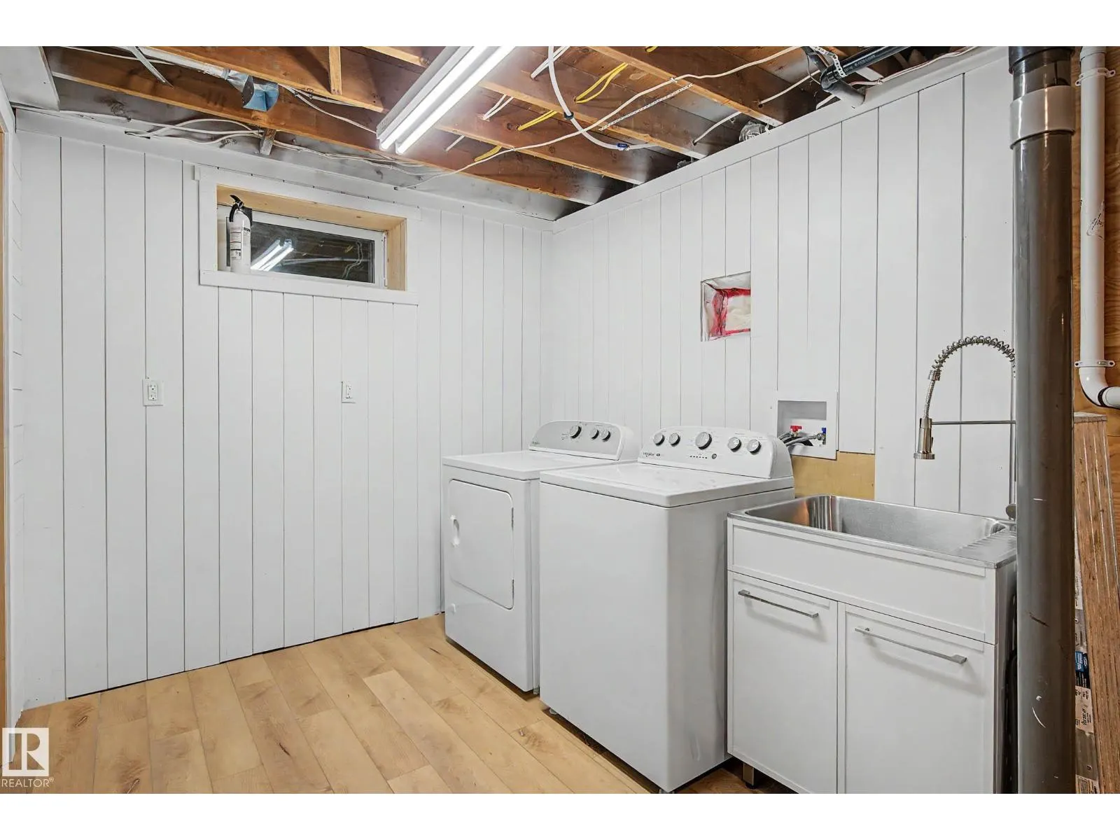 160 Mission AV