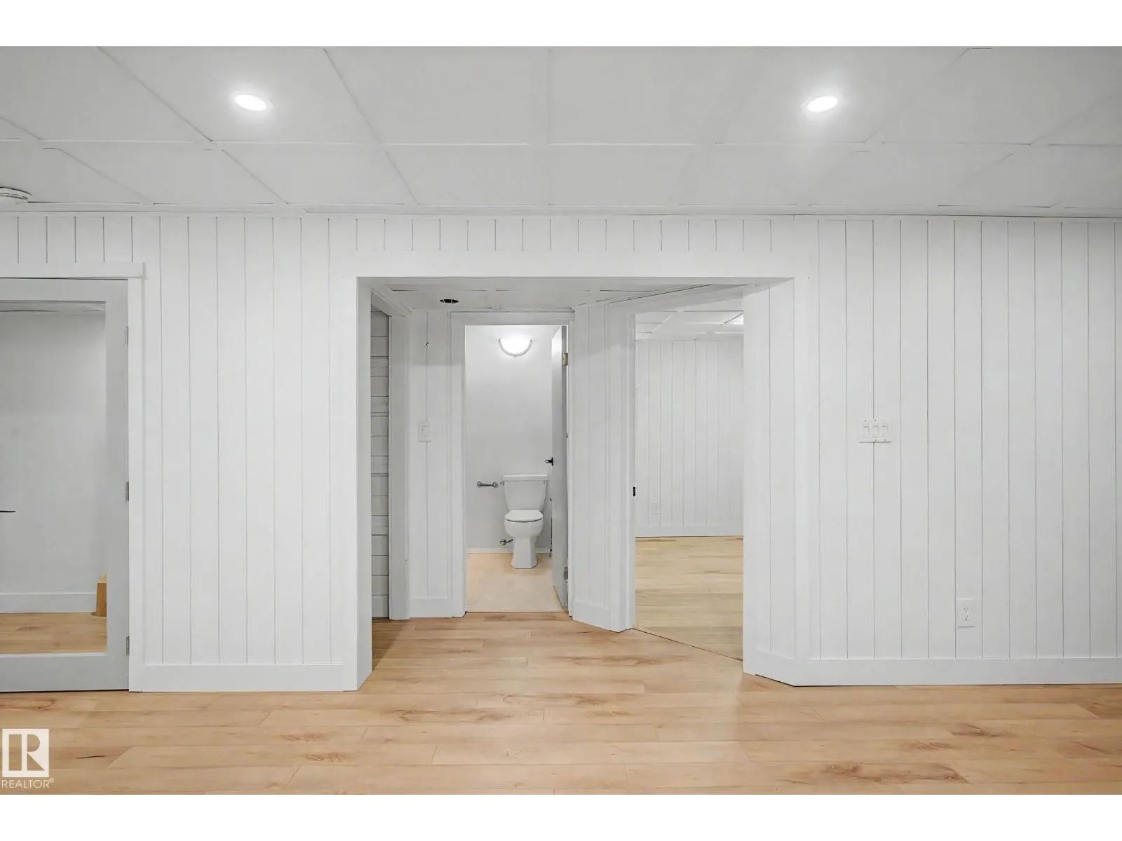 160 Mission AV
