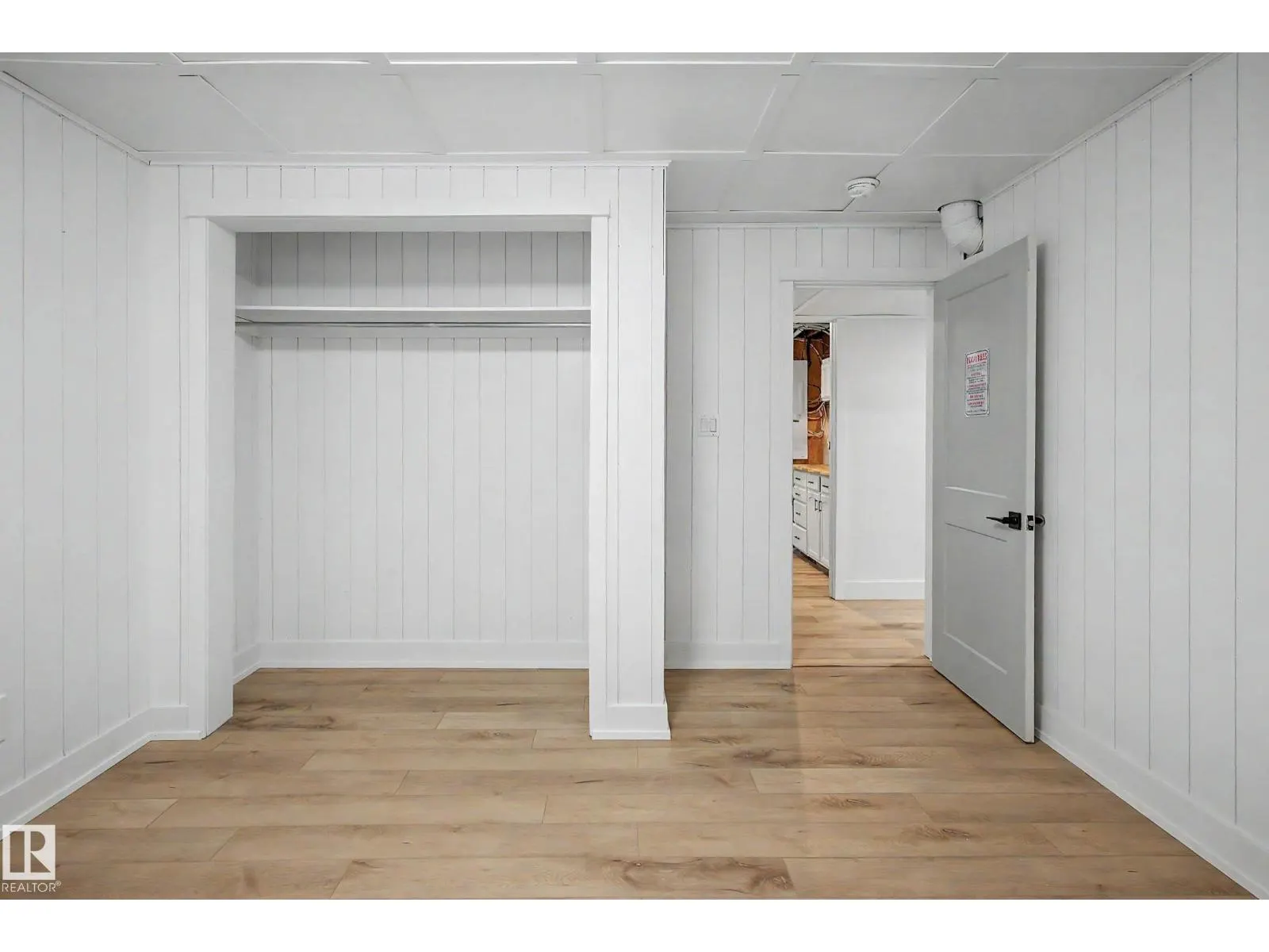 160 Mission AV