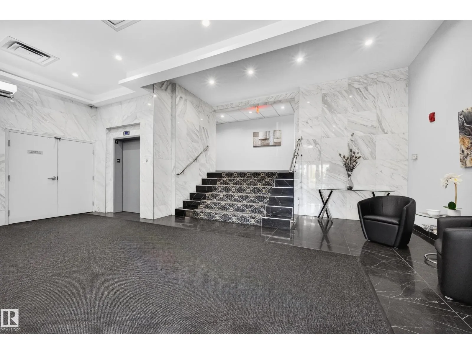 #403 1350 WINDERMERE WY SW