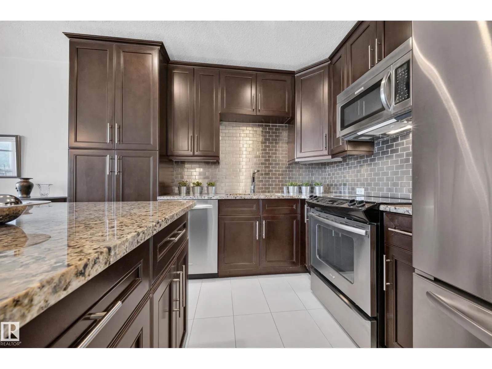 #403 1350 WINDERMERE WY SW