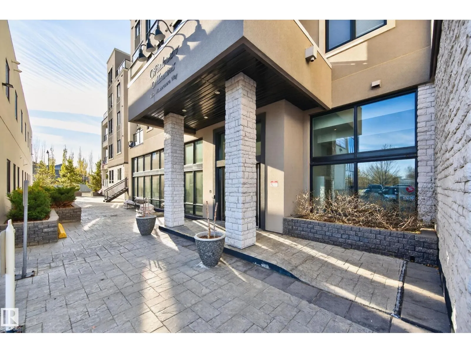 #403 1350 WINDERMERE WY SW