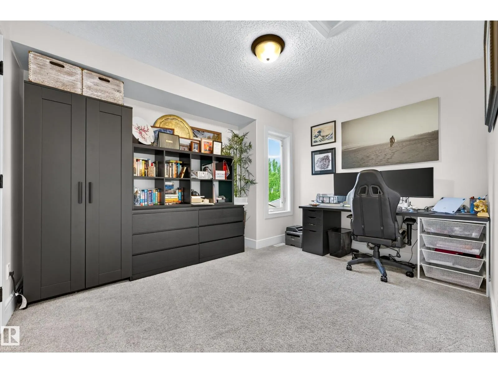 9320 71 AV NW