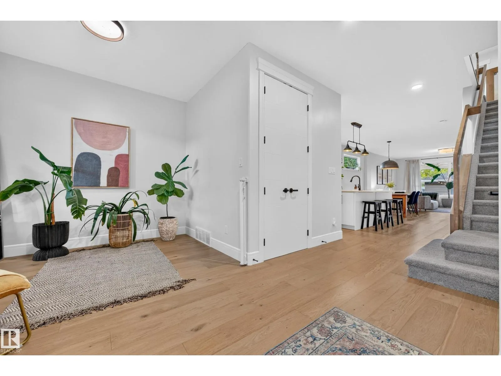 9320 71 AV NW