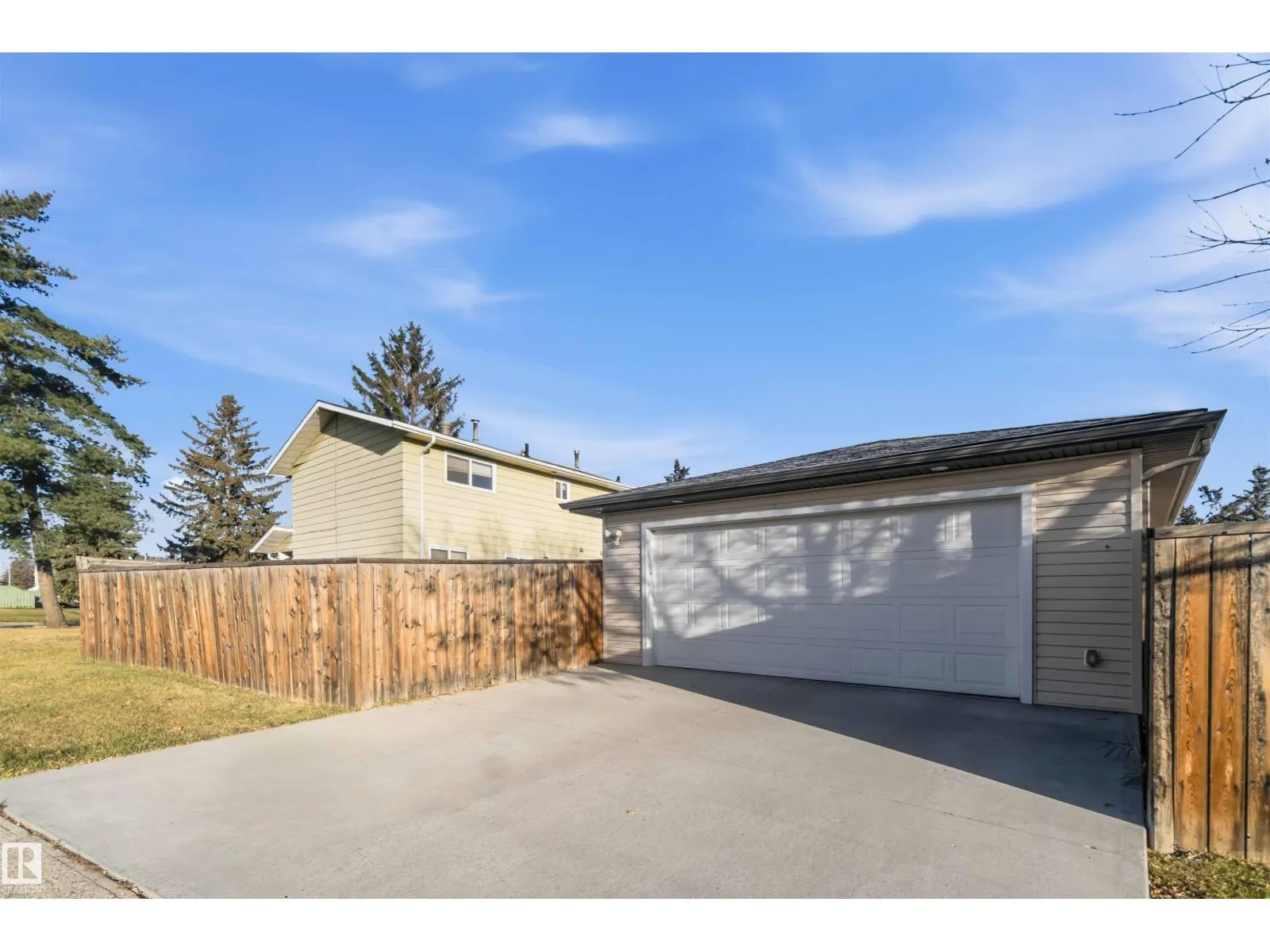 7703 176 ST NW