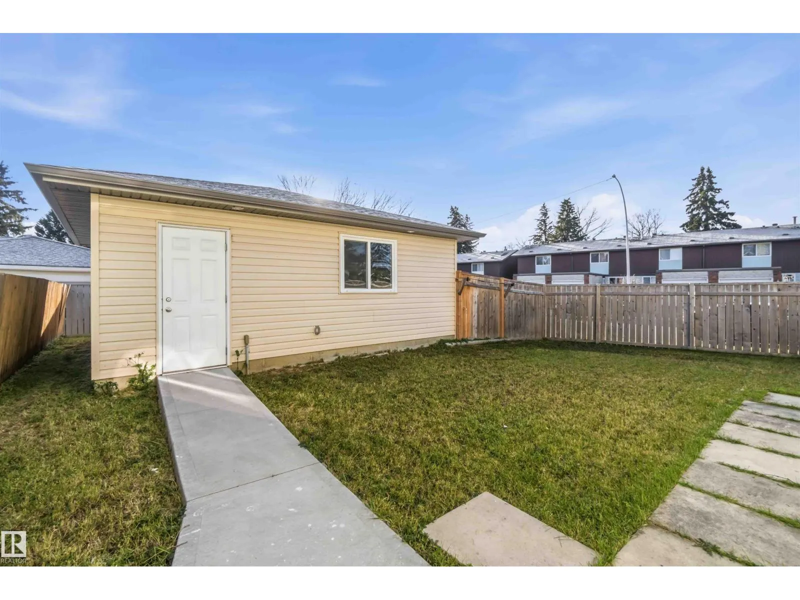 7703 176 ST NW