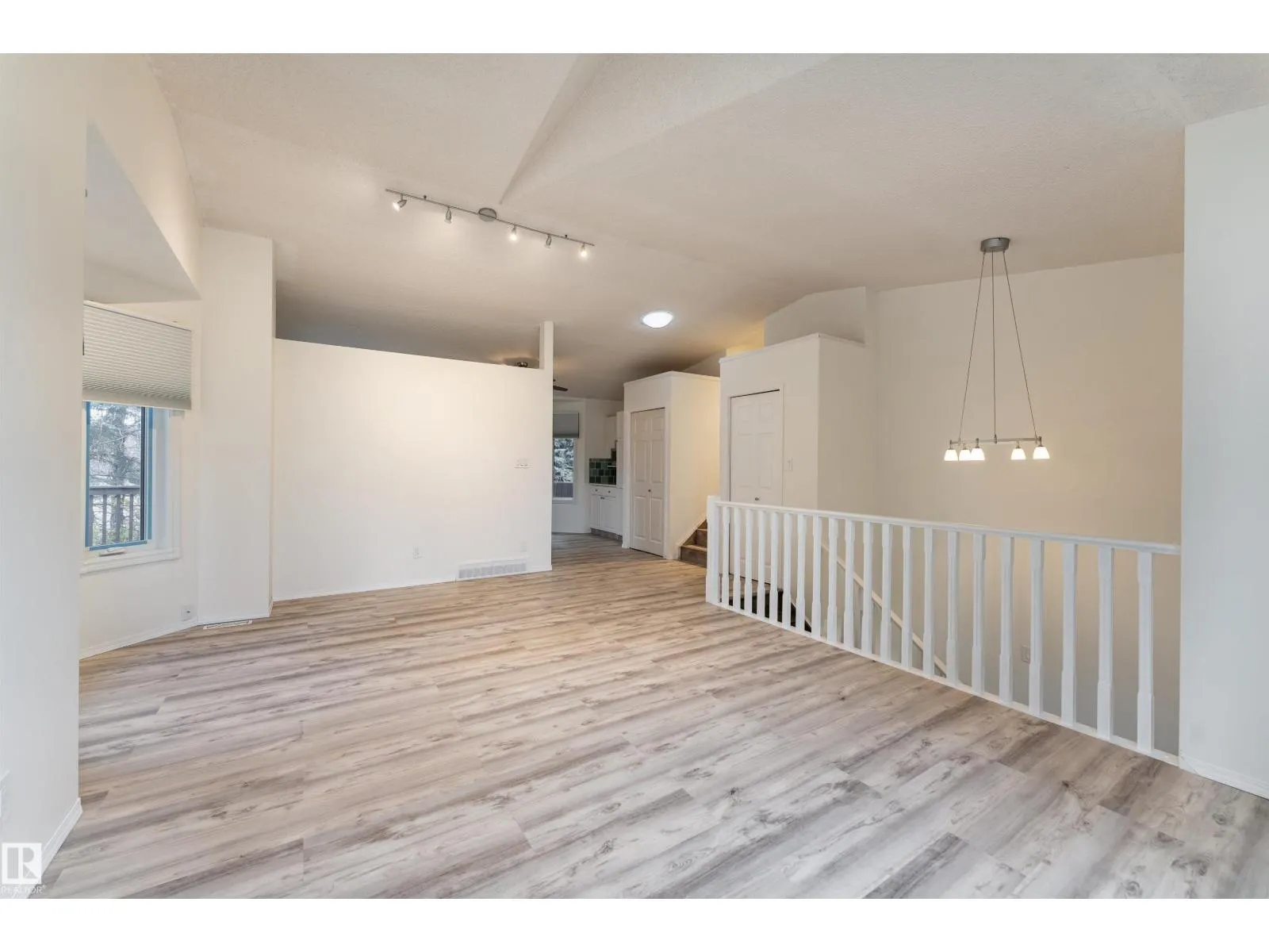 #1 15 POIRIER AV