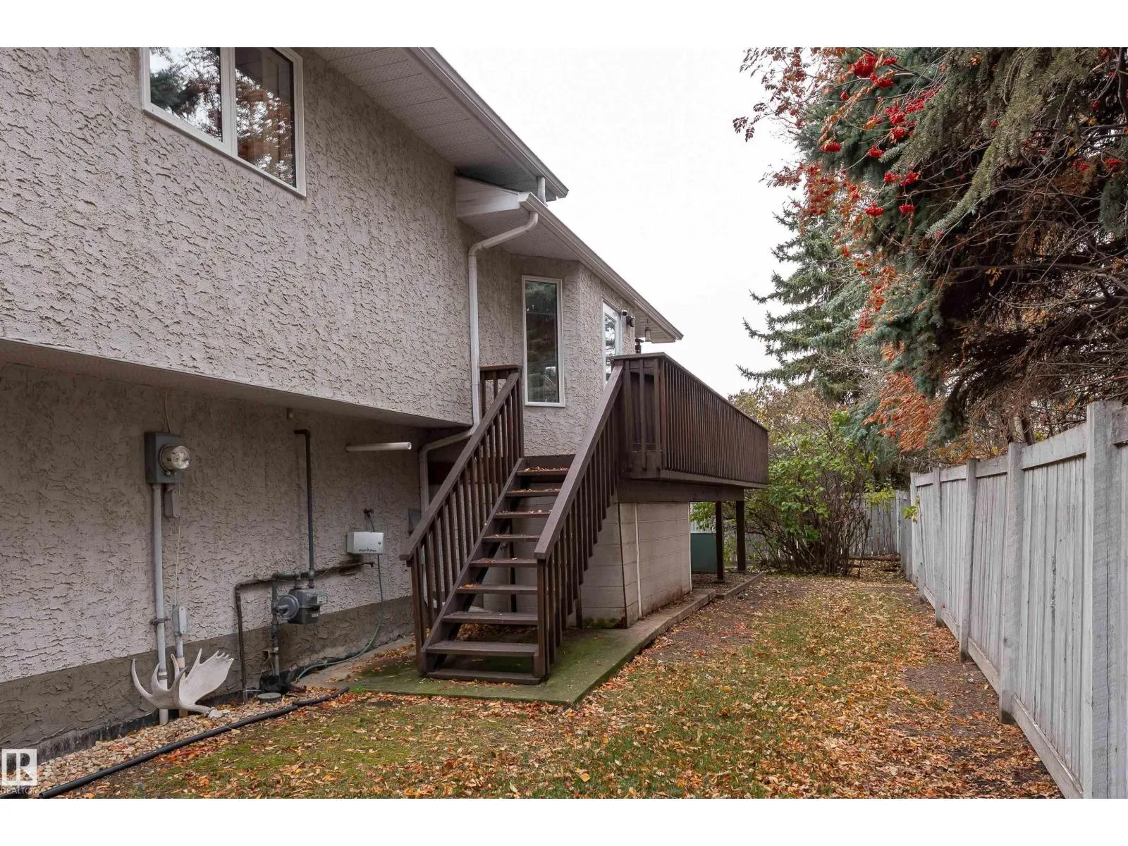 #1 15 POIRIER AV