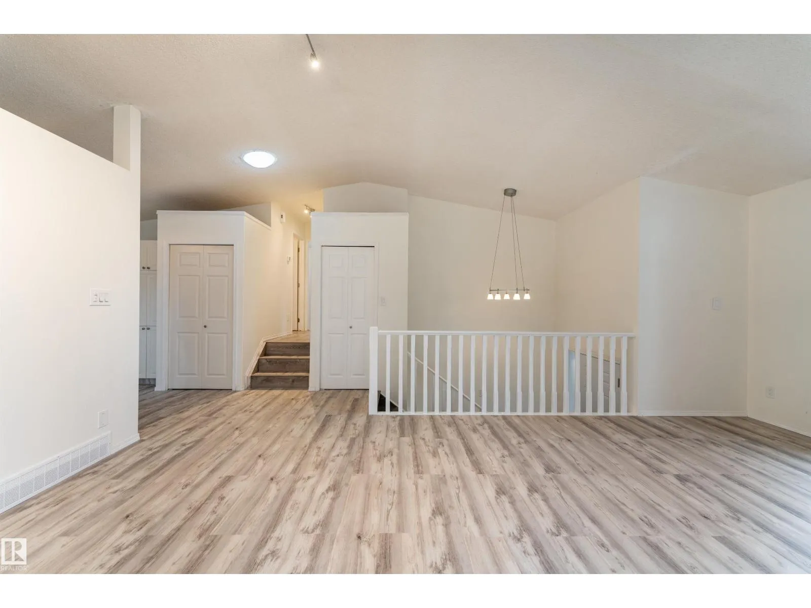 #1 15 POIRIER AV