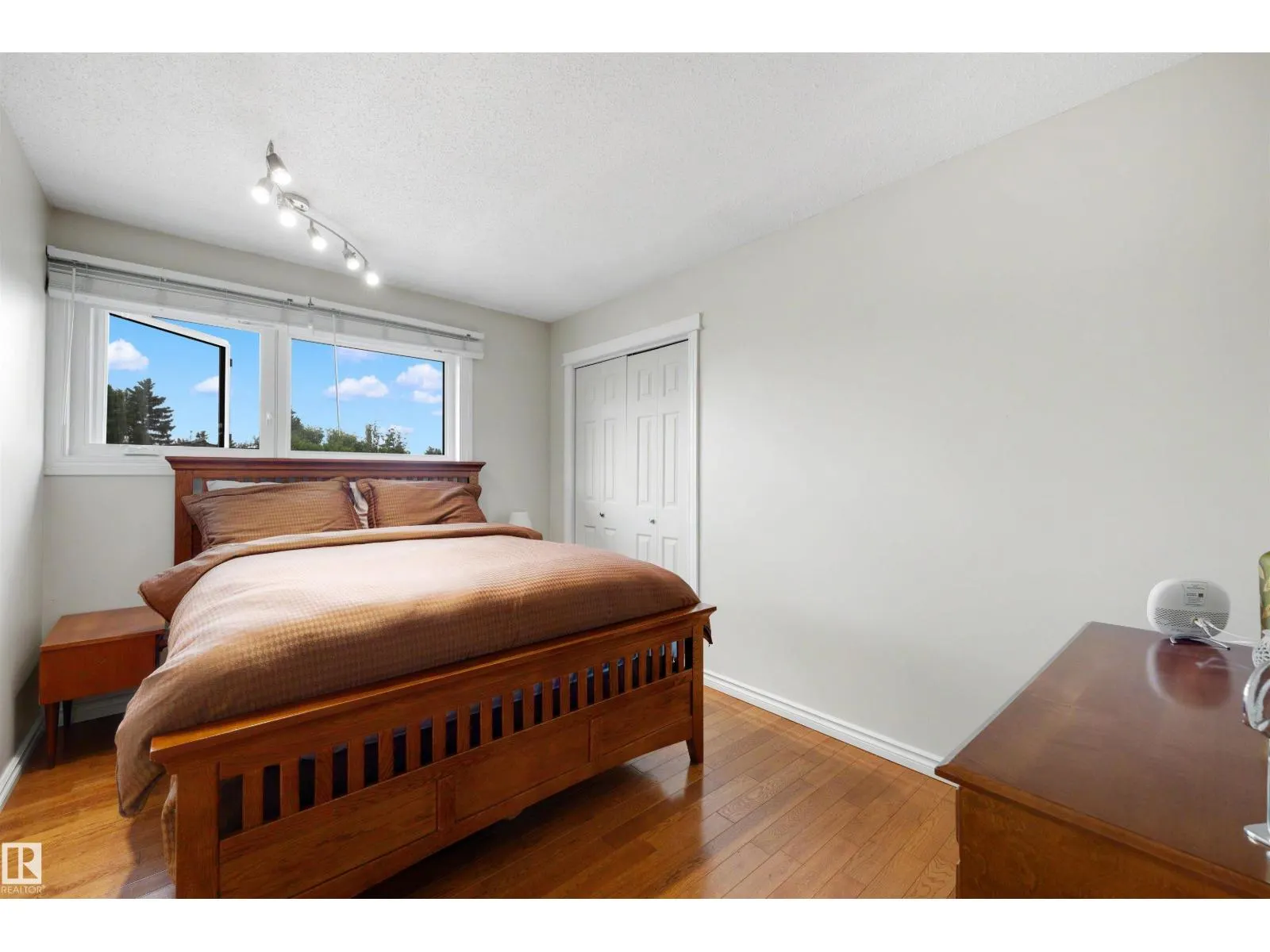 11233 34A AV NW