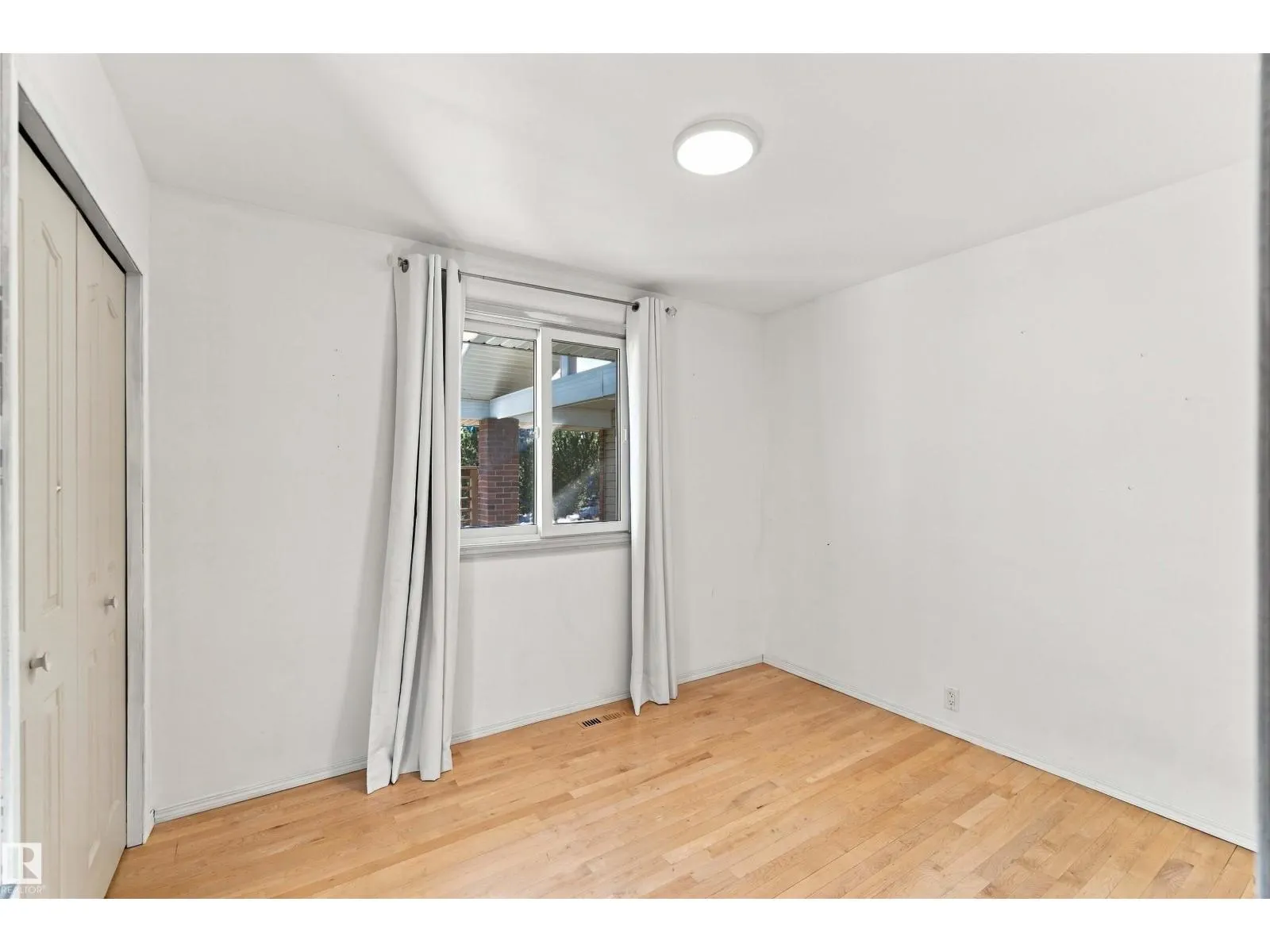 16 BEAUVISTA DR