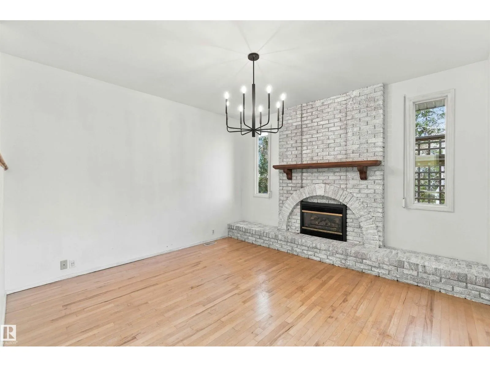 16 BEAUVISTA DR