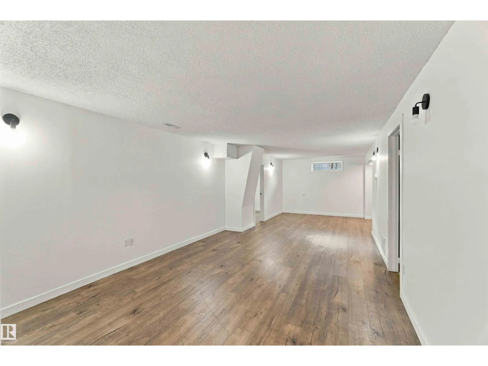 16 BEAUVISTA DR