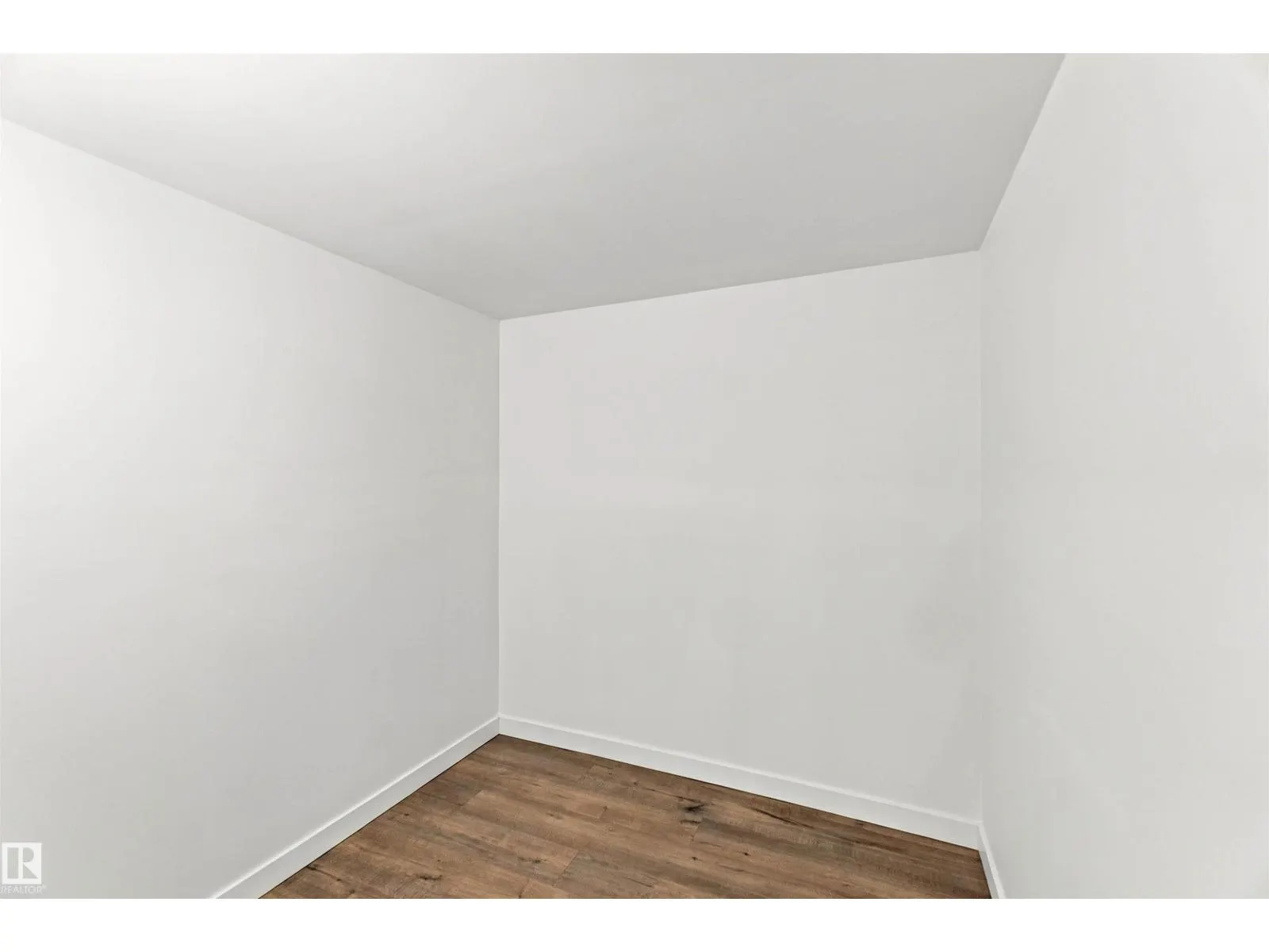16 BEAUVISTA DR