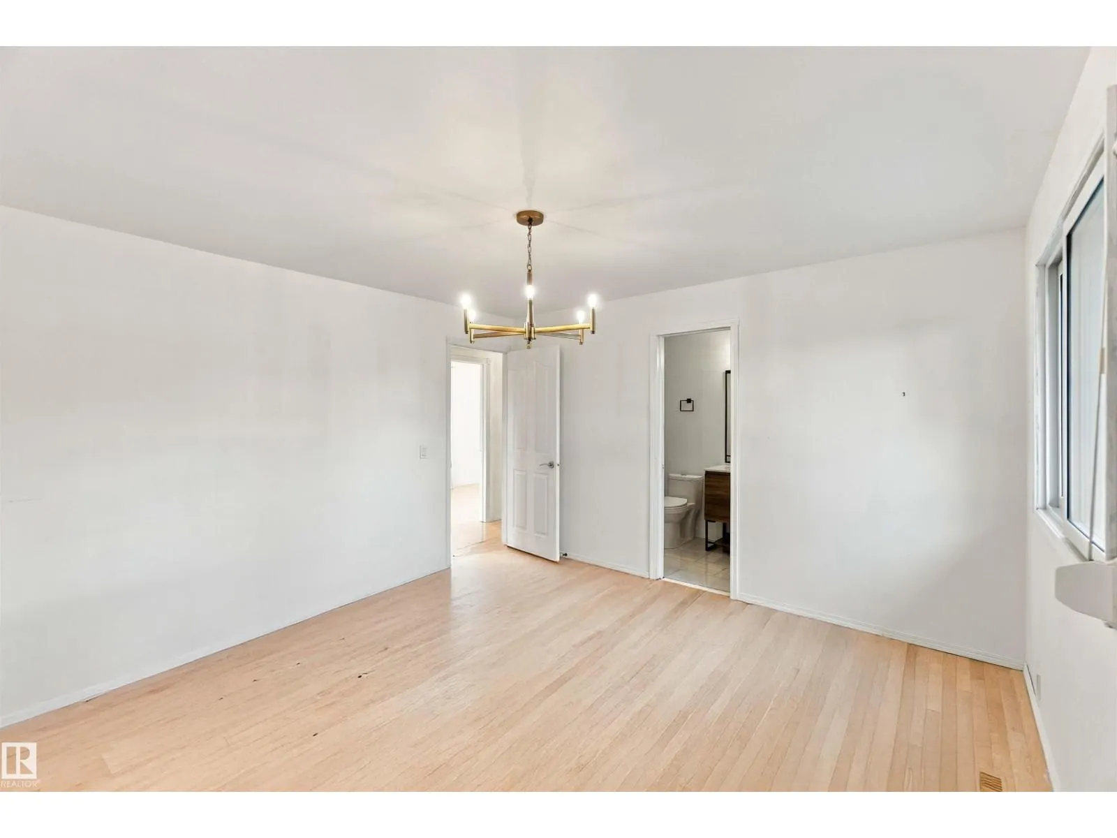 16 BEAUVISTA DR