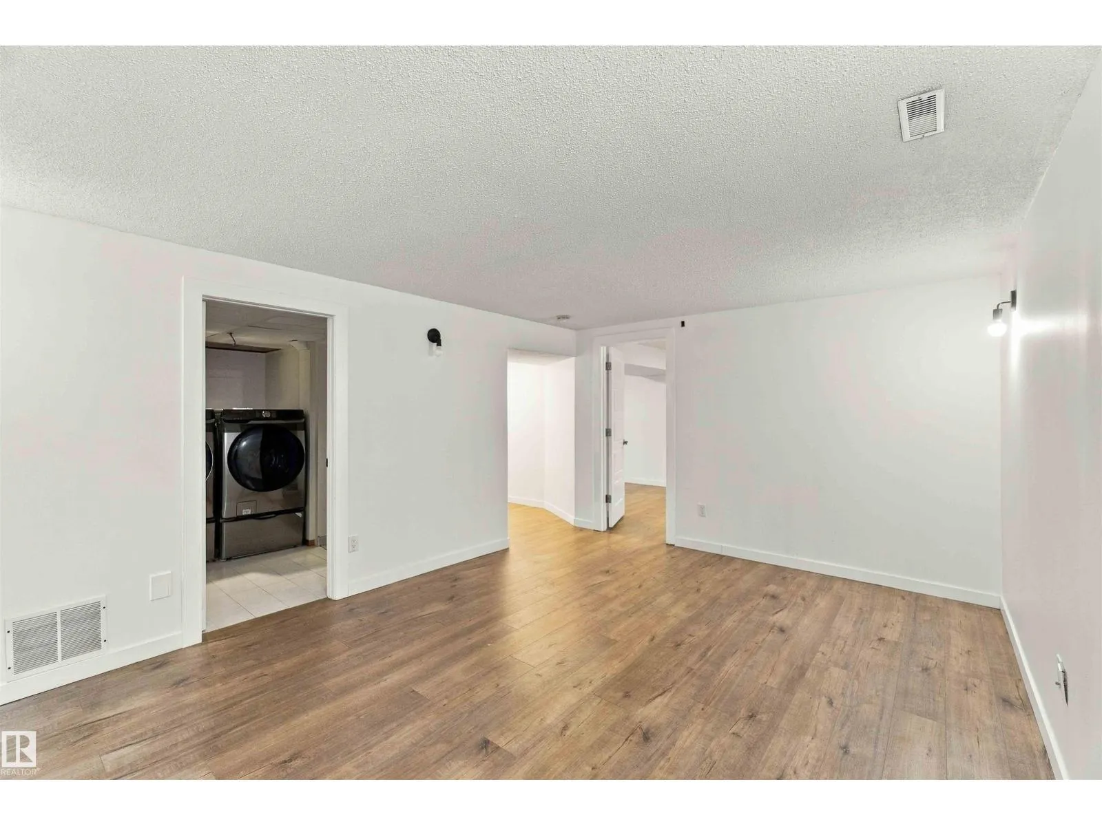 16 BEAUVISTA DR