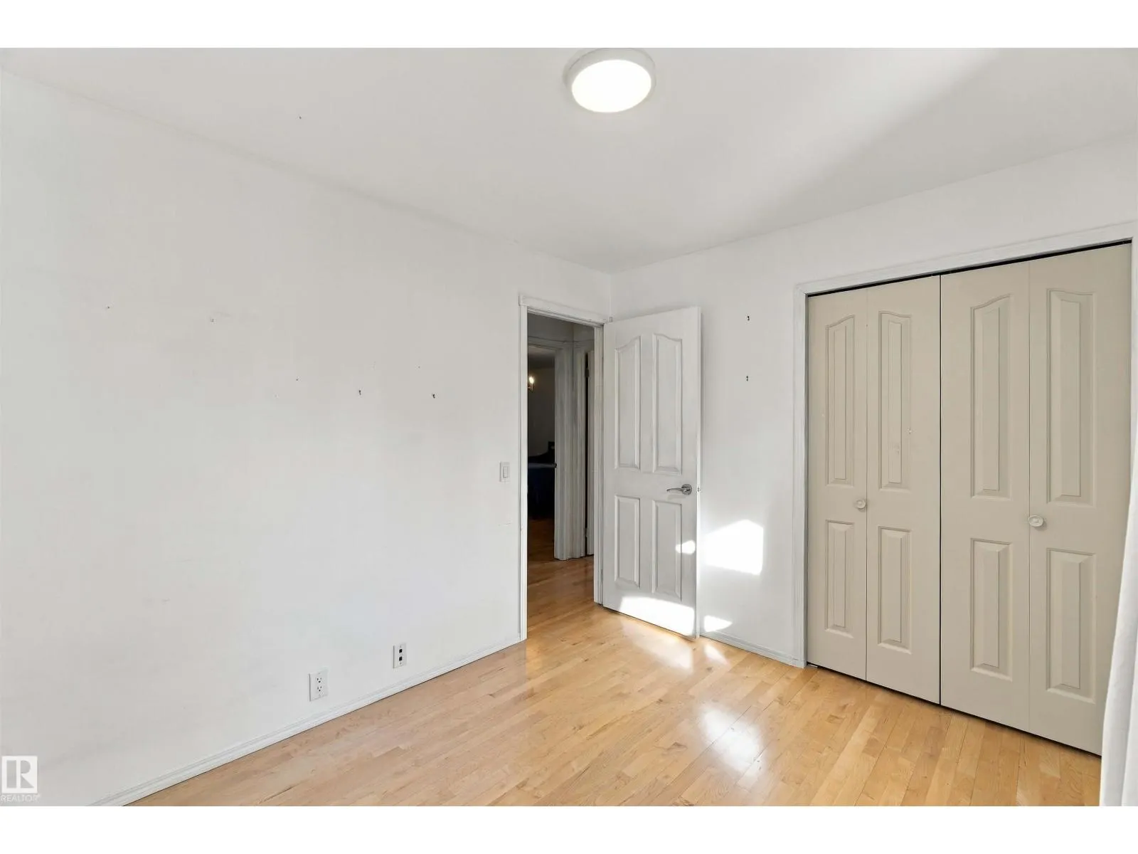 16 BEAUVISTA DR